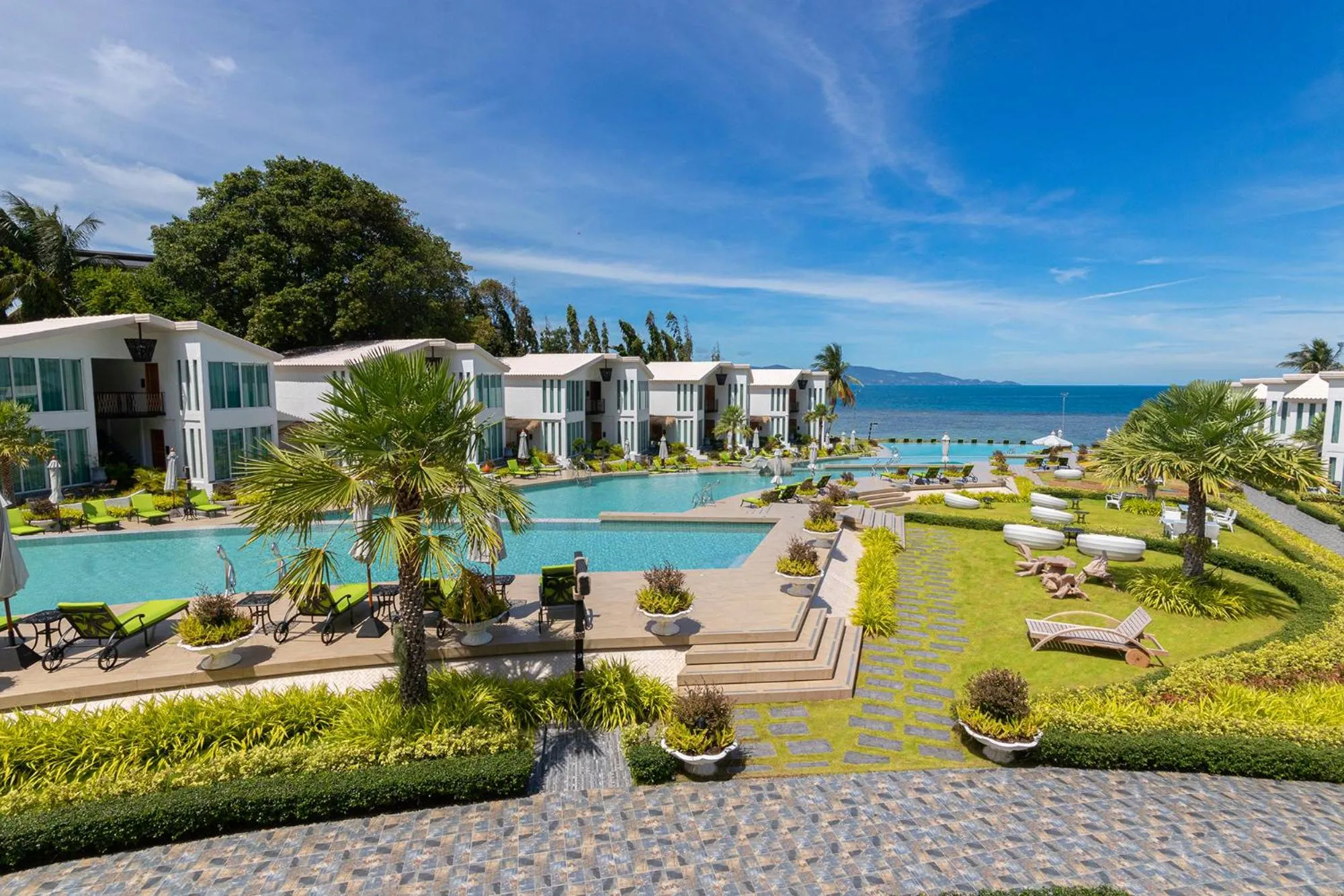 Garden in Vannee Golden Sands Beachfront Resort