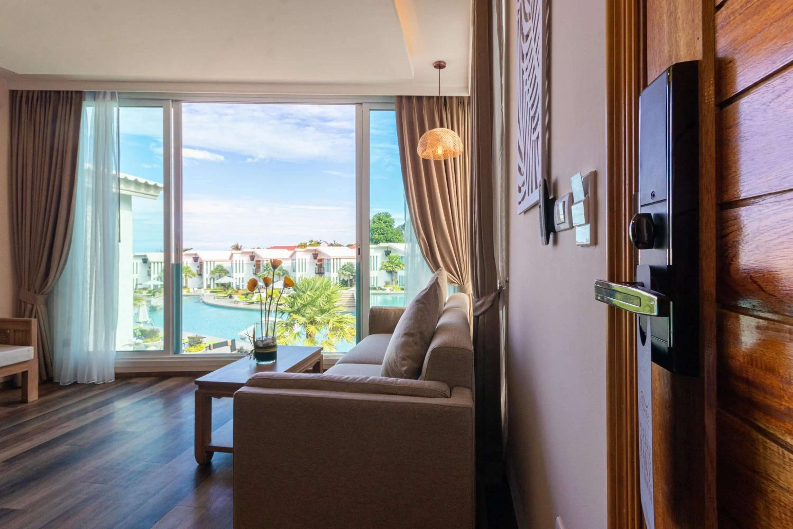 Living room in Vannee Golden Sands Beachfront Resort