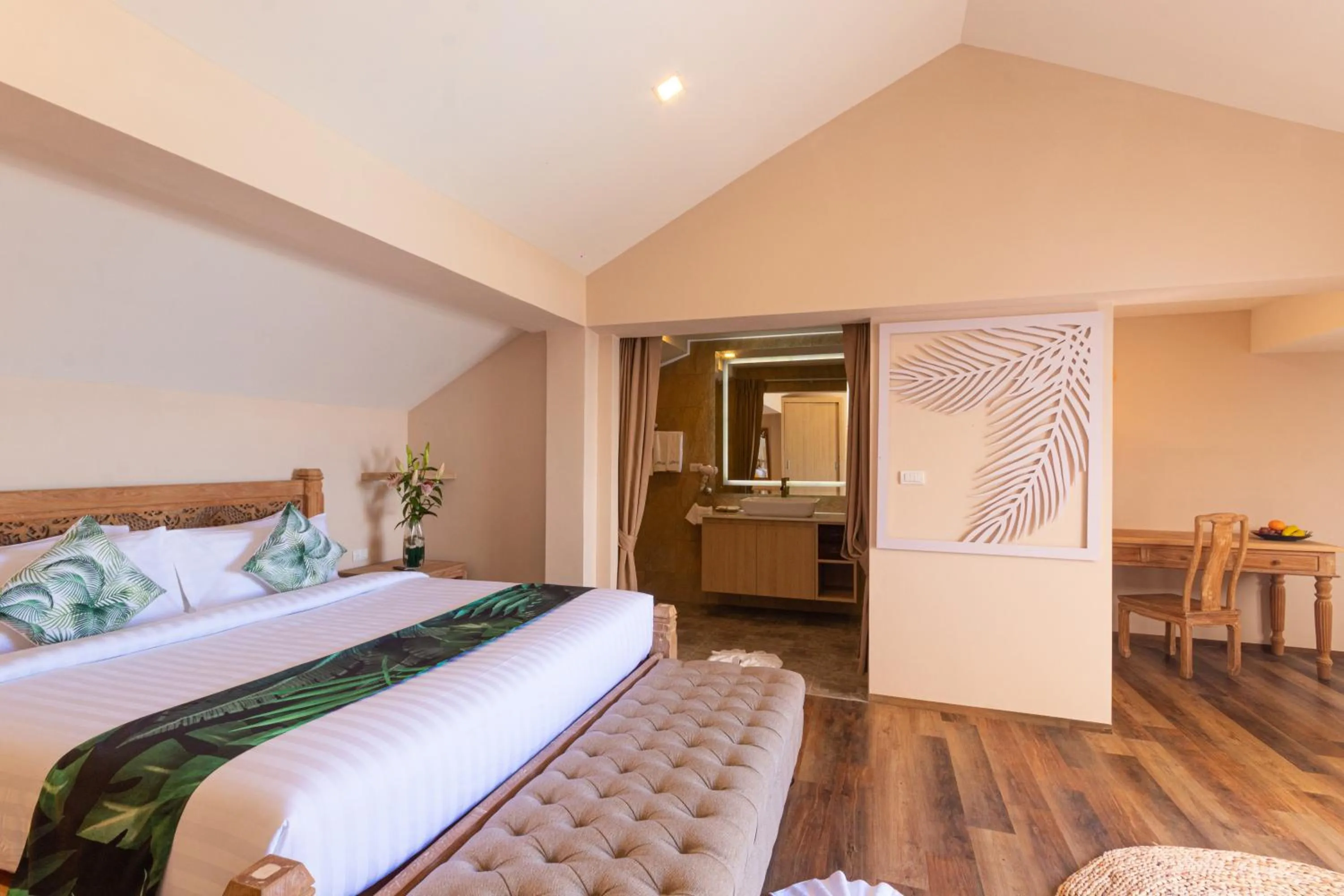 Bedroom, Bed in Vannee Golden Sands Beachfront Resort