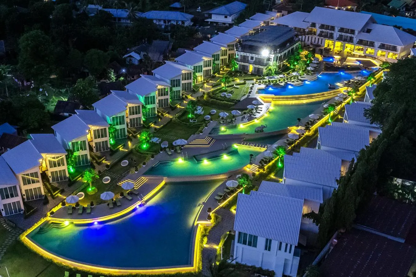 Property building in Vannee Golden Sands Beachfront Resort