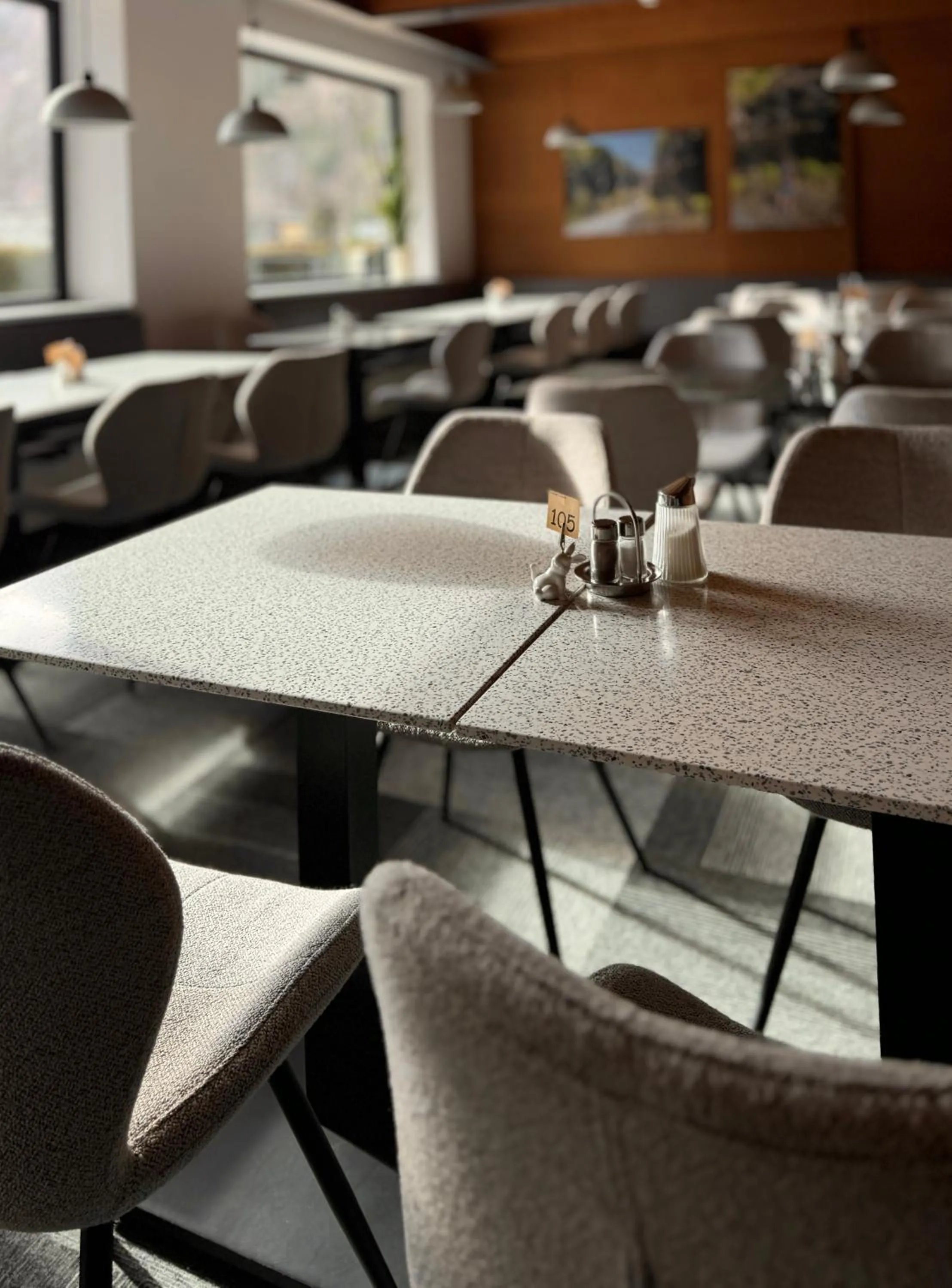 Restaurant/places to eat in Hotel Simader