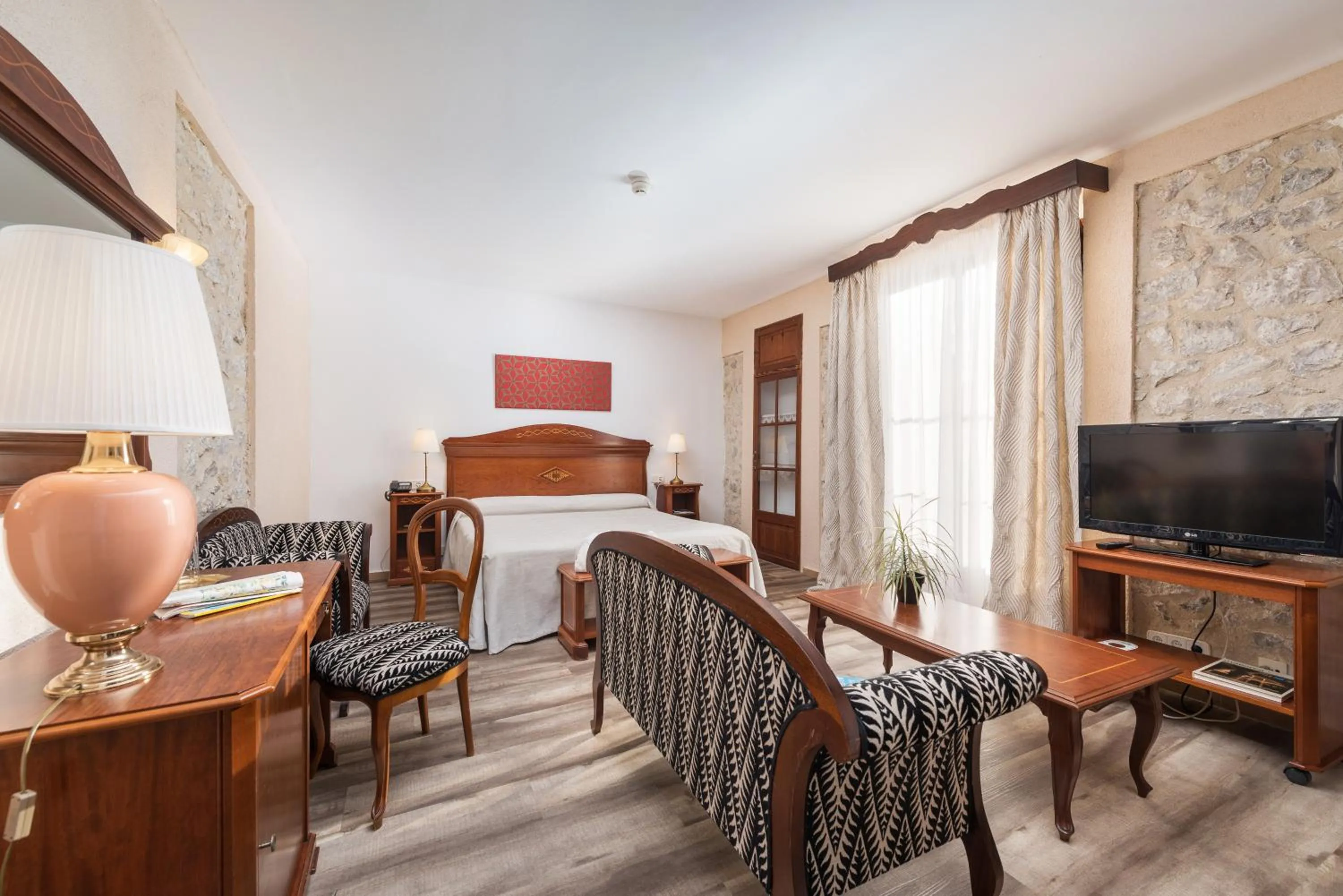 Photo of the whole room in Monnaber Nou Finca Hotel & Spa