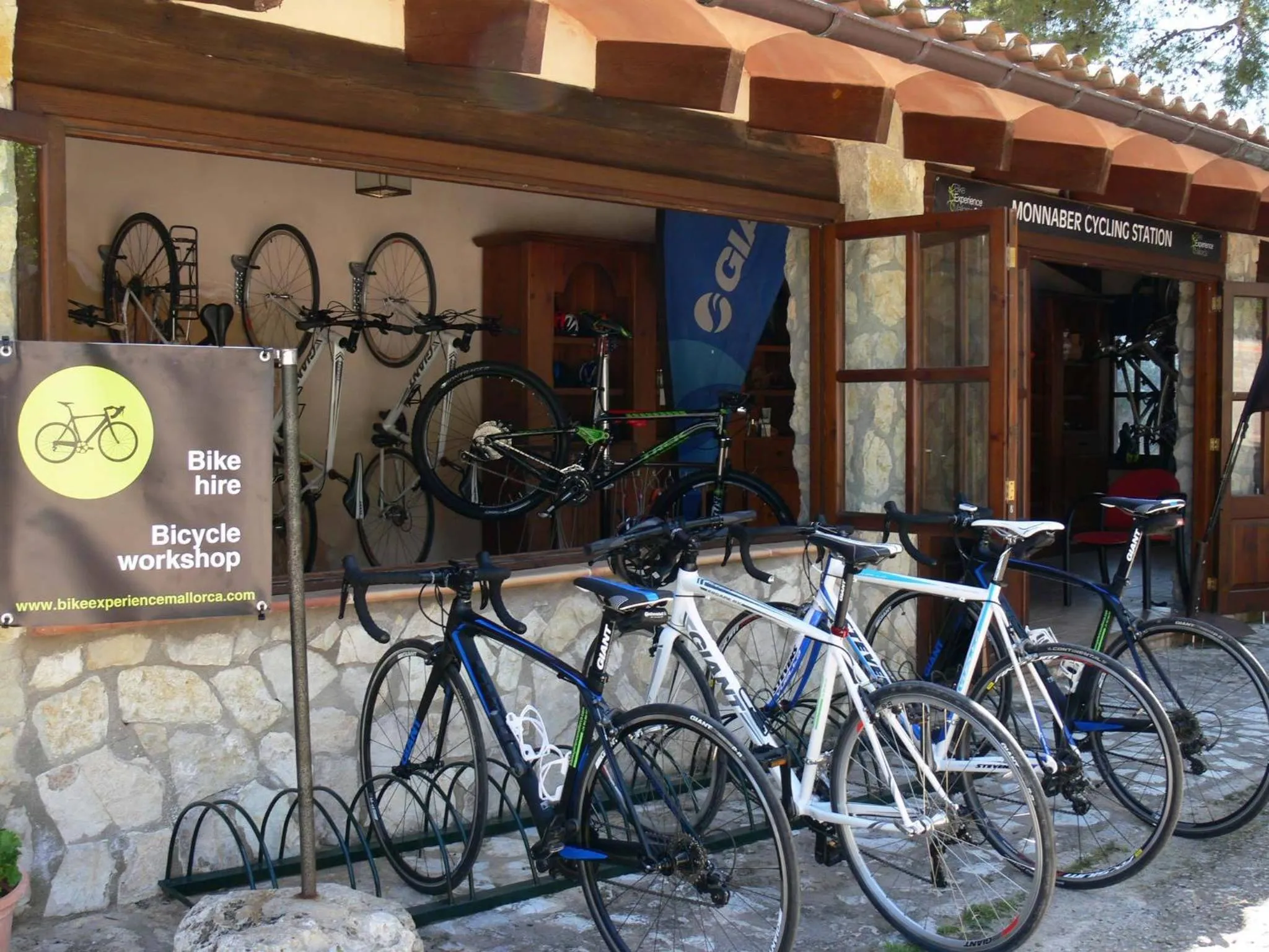 Cycling in Monnaber Nou Finca Hotel & Spa