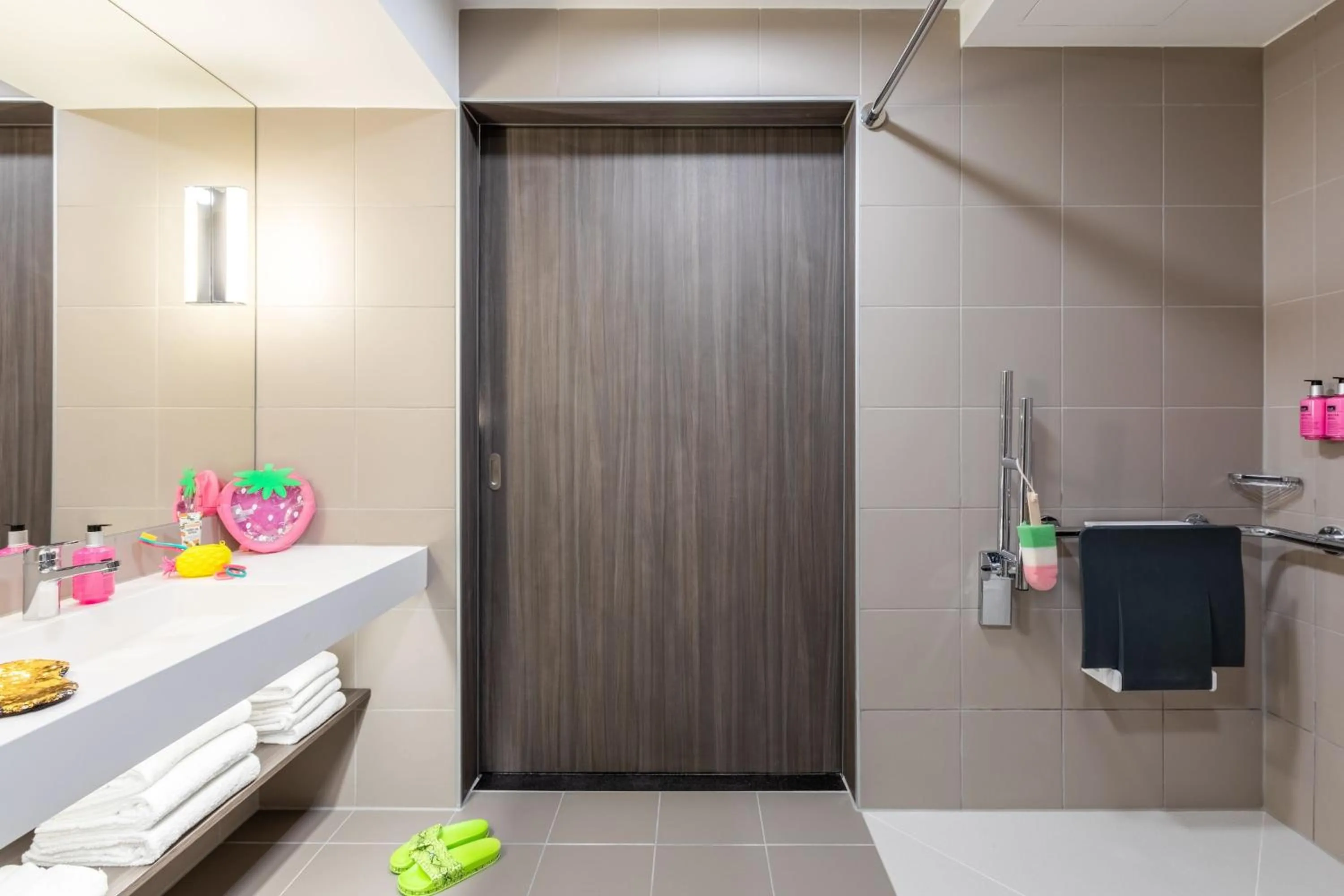 Bathroom in Moxy Berlin Airport