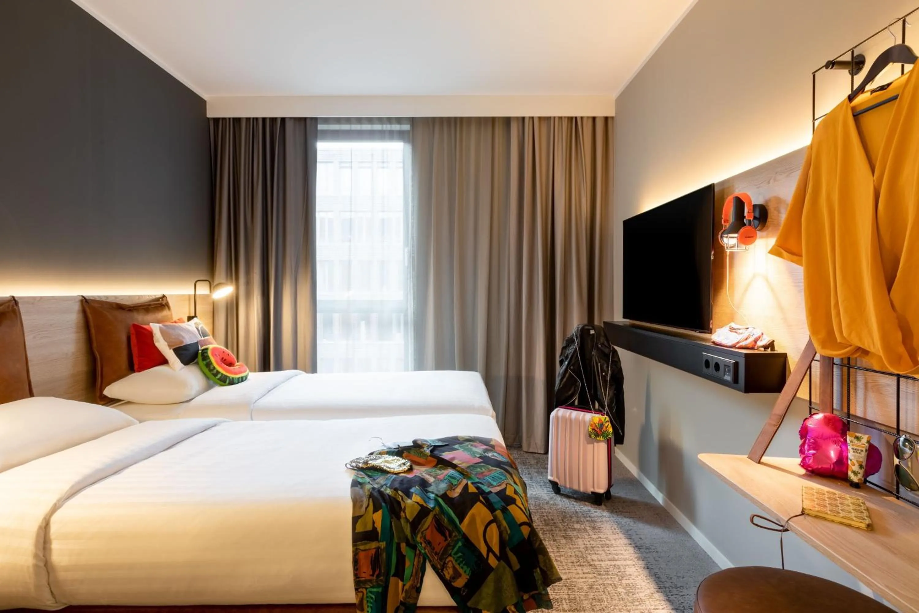 Photo of the whole room, Bed in Moxy Dortmund City