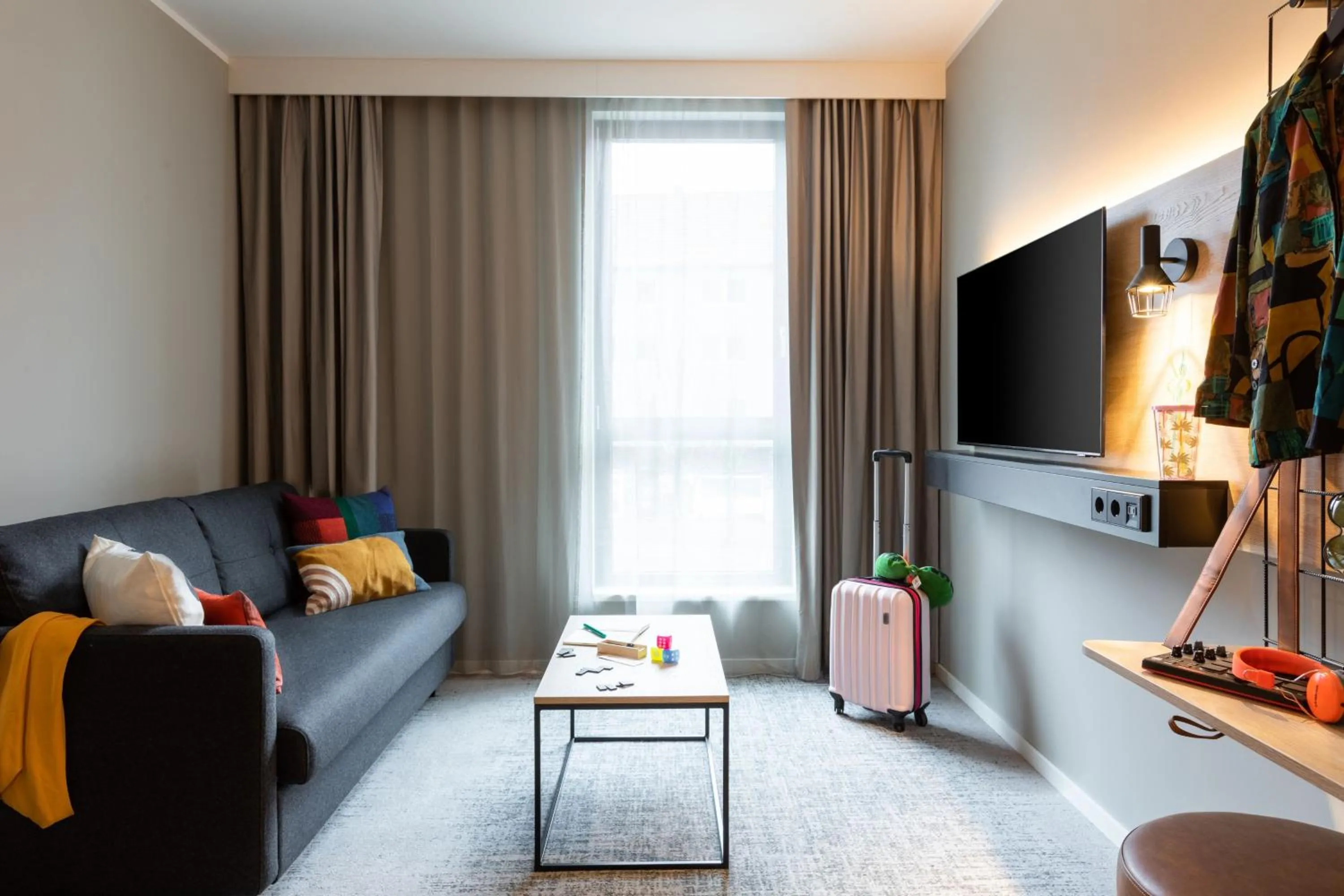 Photo of the whole room in Moxy Dortmund City