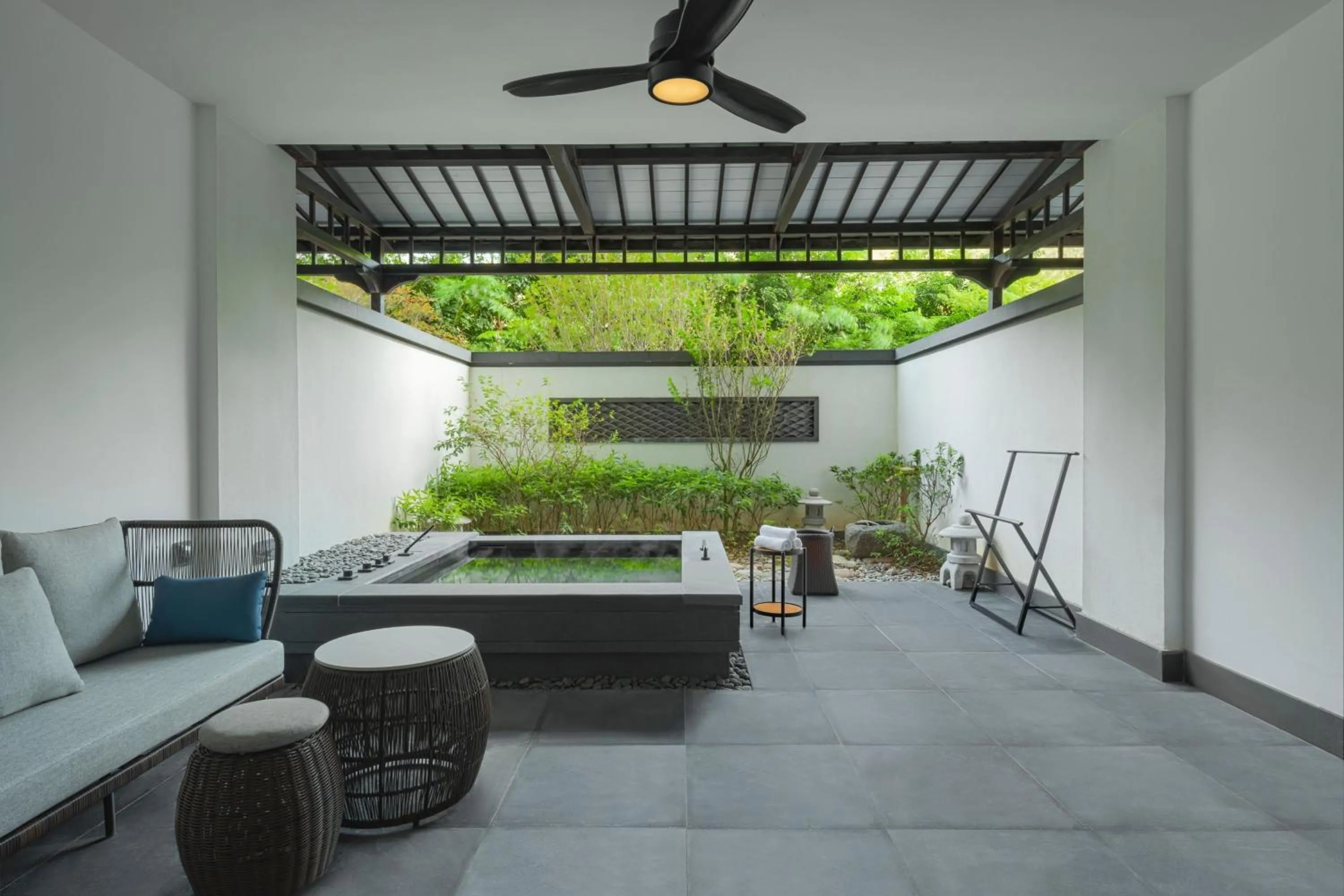 Photo of the whole room in Sheraton Maoming Hot Spring Resort