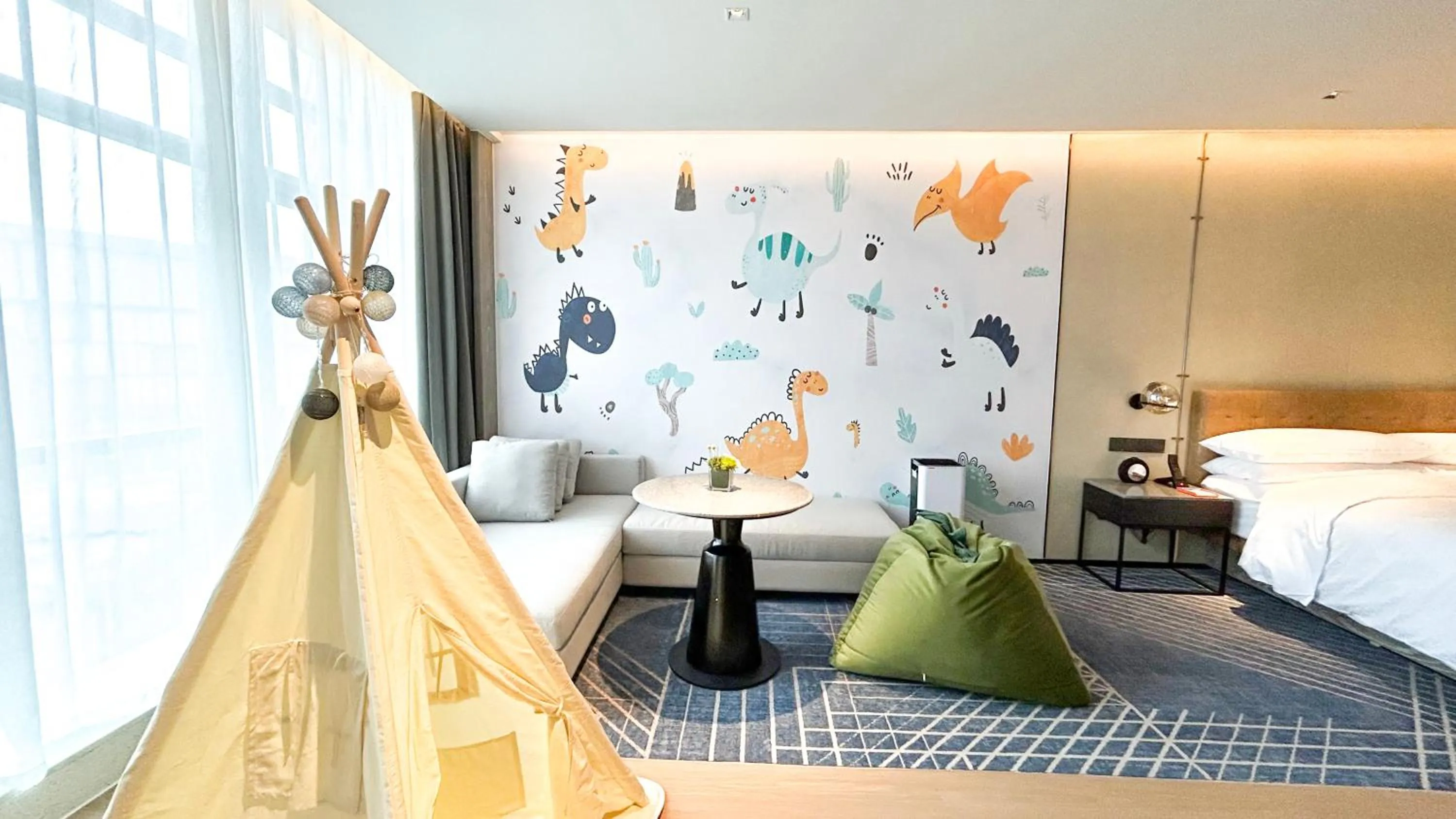 Property building, Bed in Four Points by Sheraton Chongqing, Yongchuan