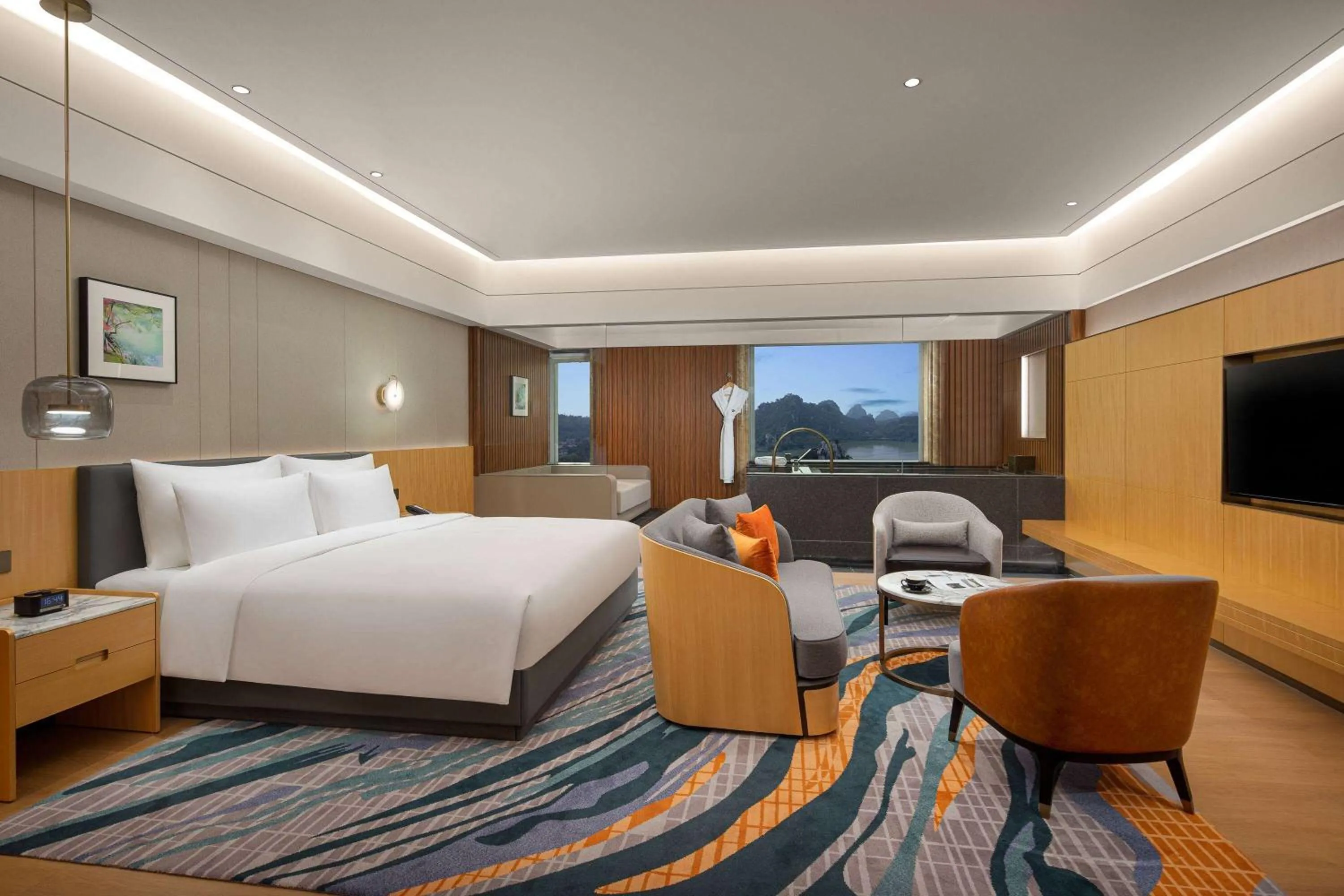 Photo of the whole room, Bed in Wyndham Grand Zhaoqing Downtown