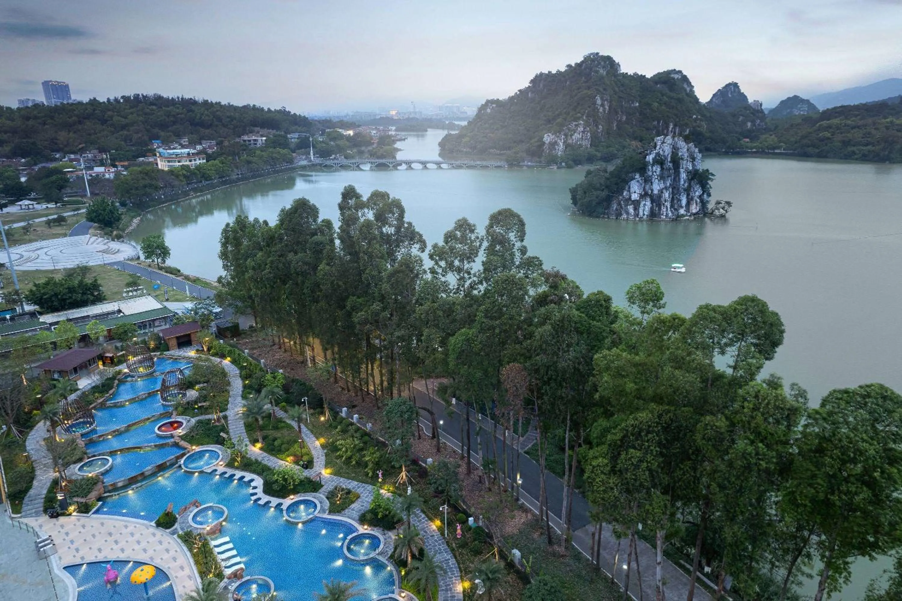 Property building in Wyndham Grand Zhaoqing Downtown