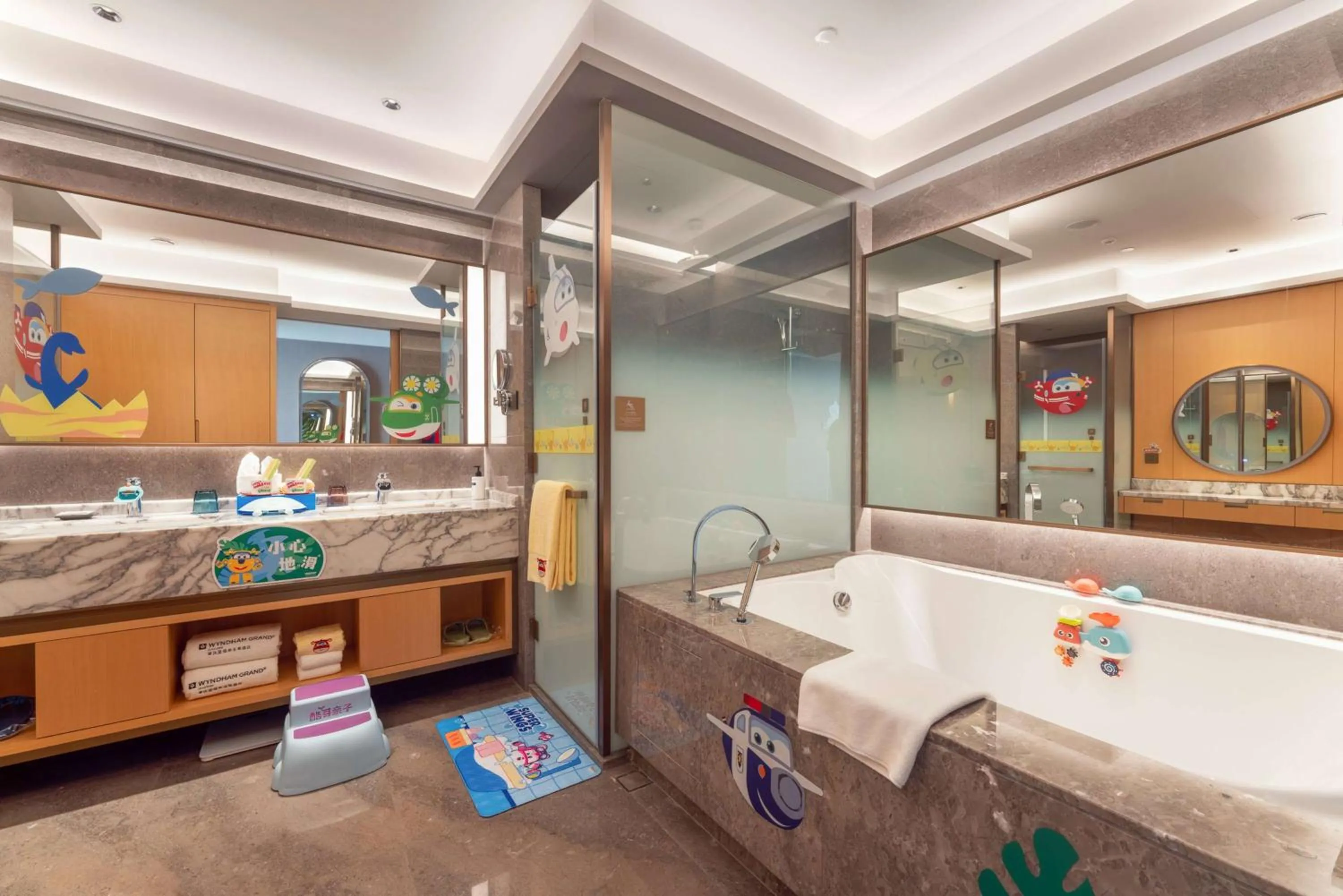 TV and multimedia in Wyndham Grand Zhaoqing Downtown