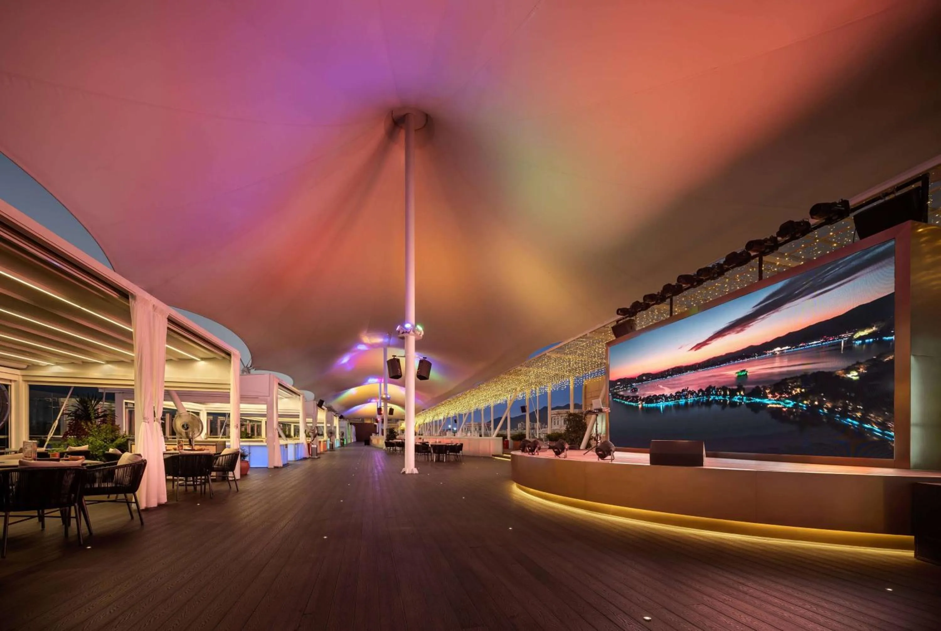 Restaurant/places to eat in Wyndham Grand Zhaoqing Downtown