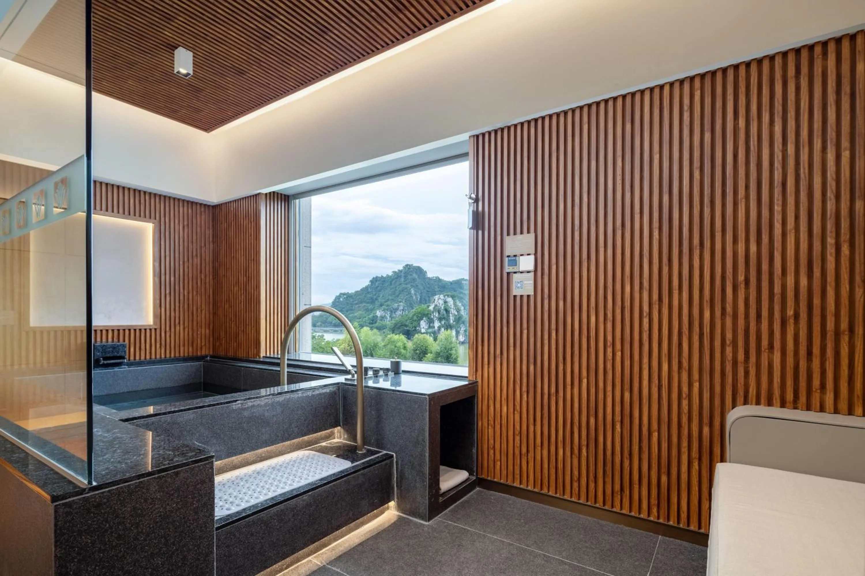 Bathroom in Wyndham Grand Zhaoqing Downtown