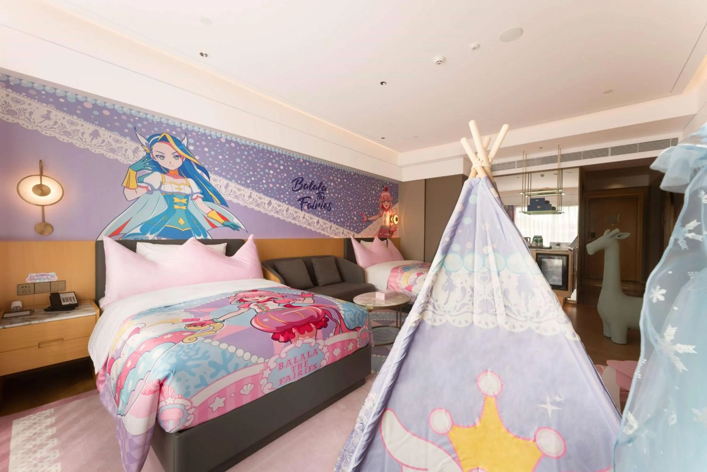 Photo of the whole room, Bed in Wyndham Grand Zhaoqing Downtown