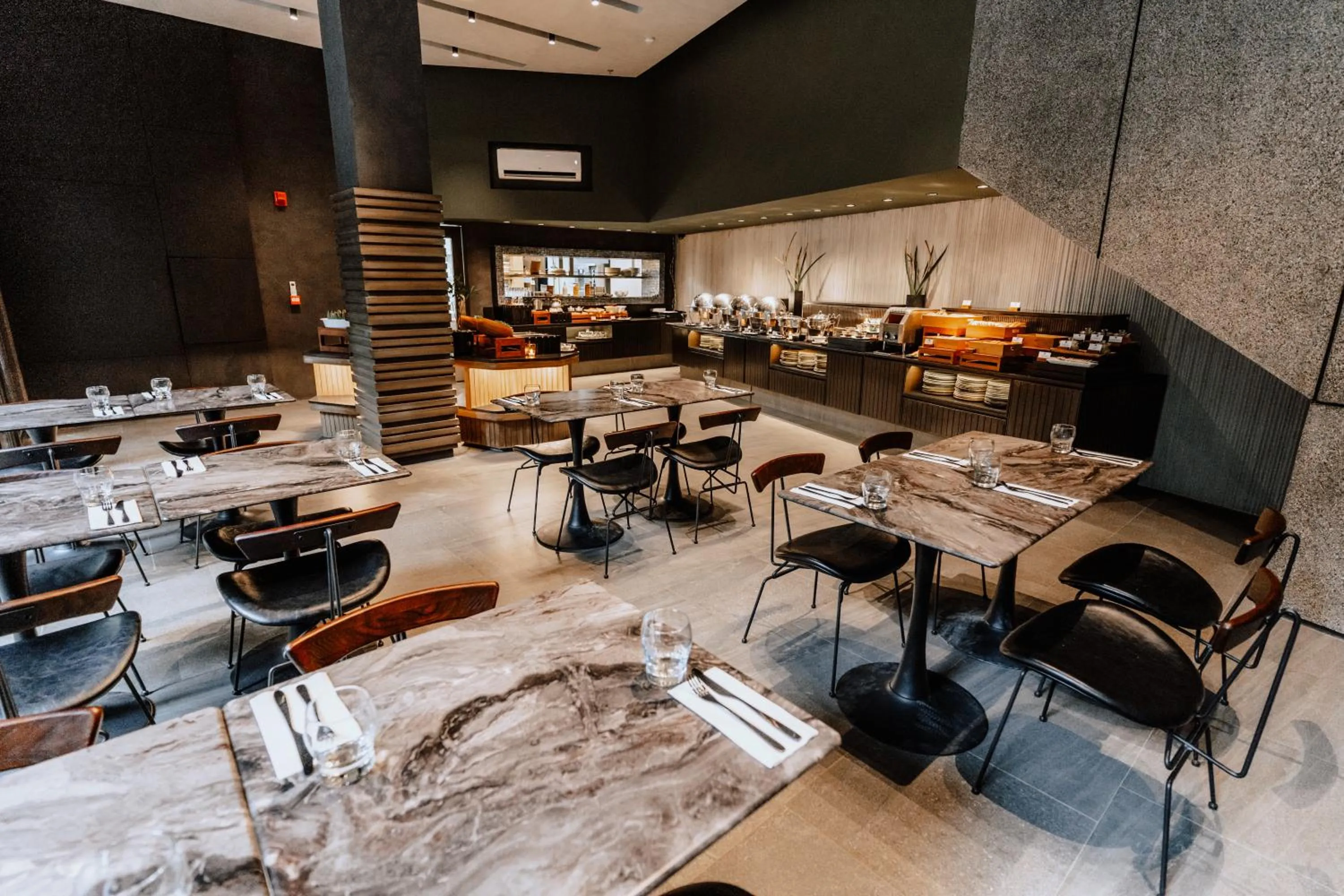 The Funny Lion - El Nido