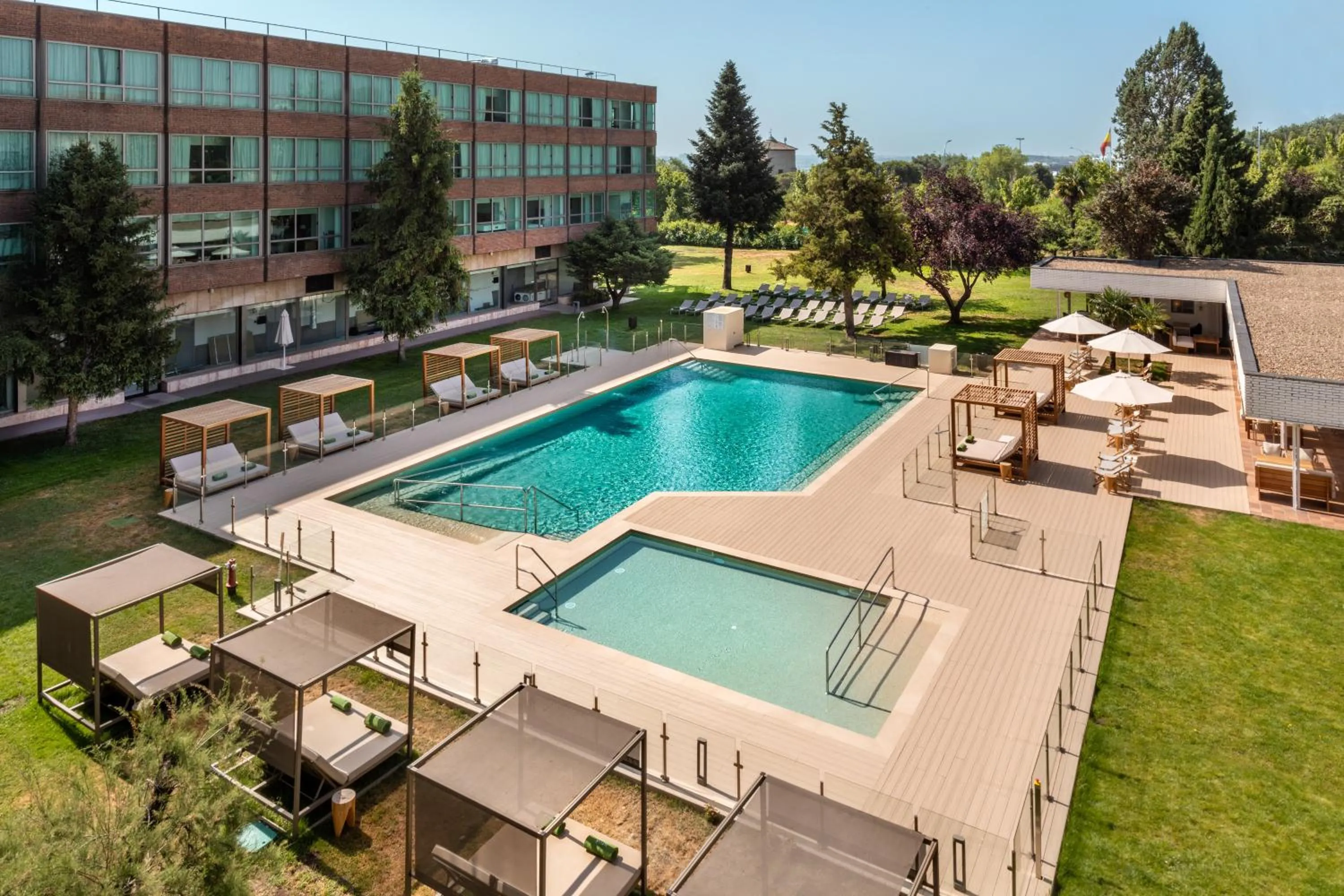 Pool view in Melia Barajas