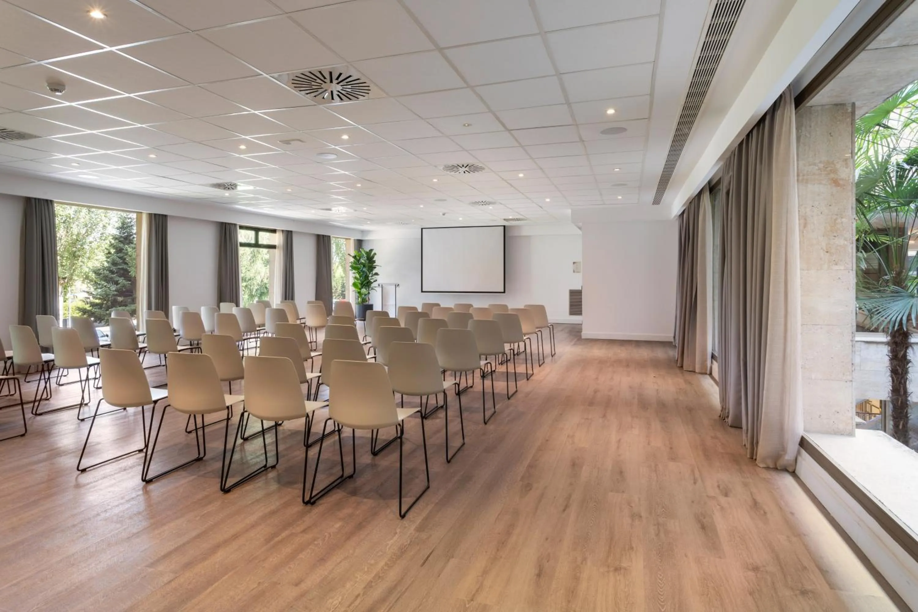 Meeting/conference room in Melia Barajas