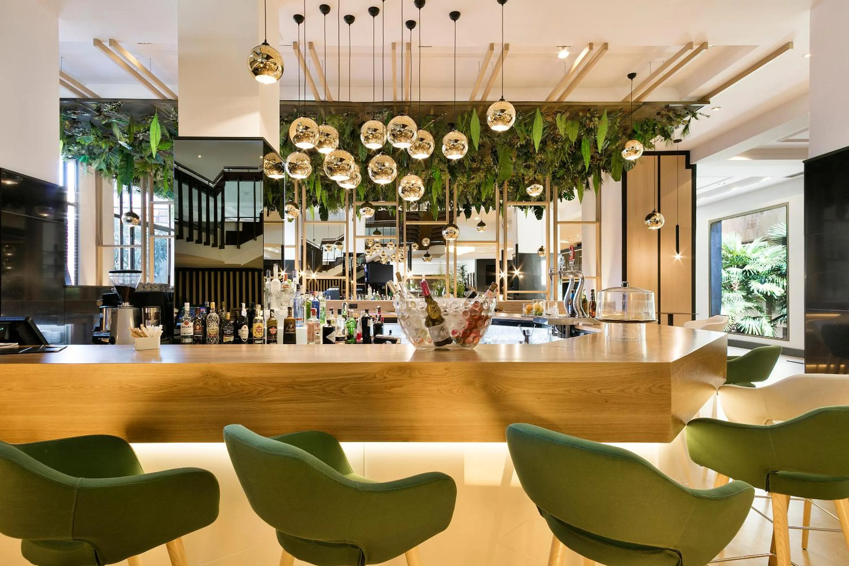 Lounge or bar in Melia Barajas