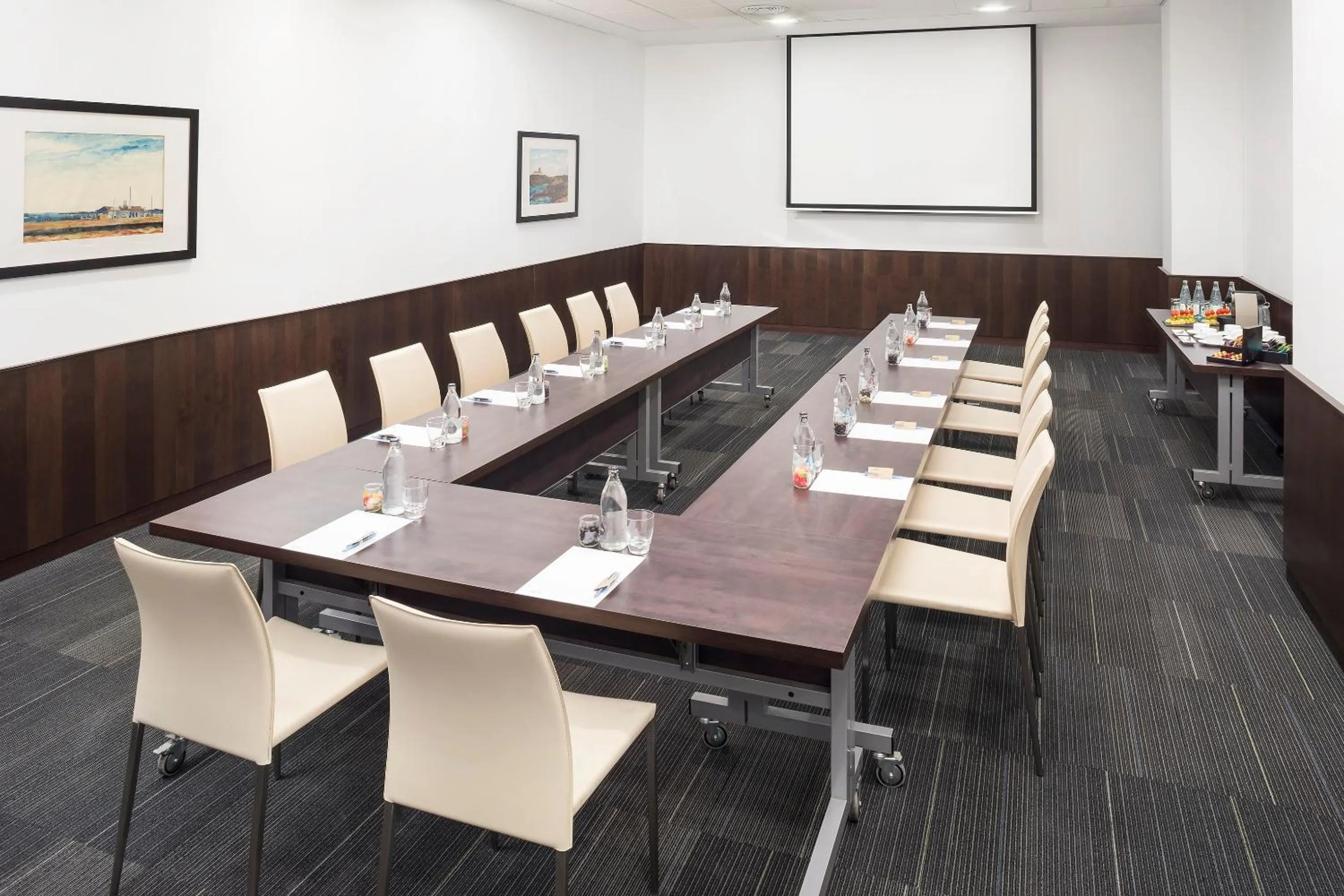 Meeting/conference room in Melia Barajas