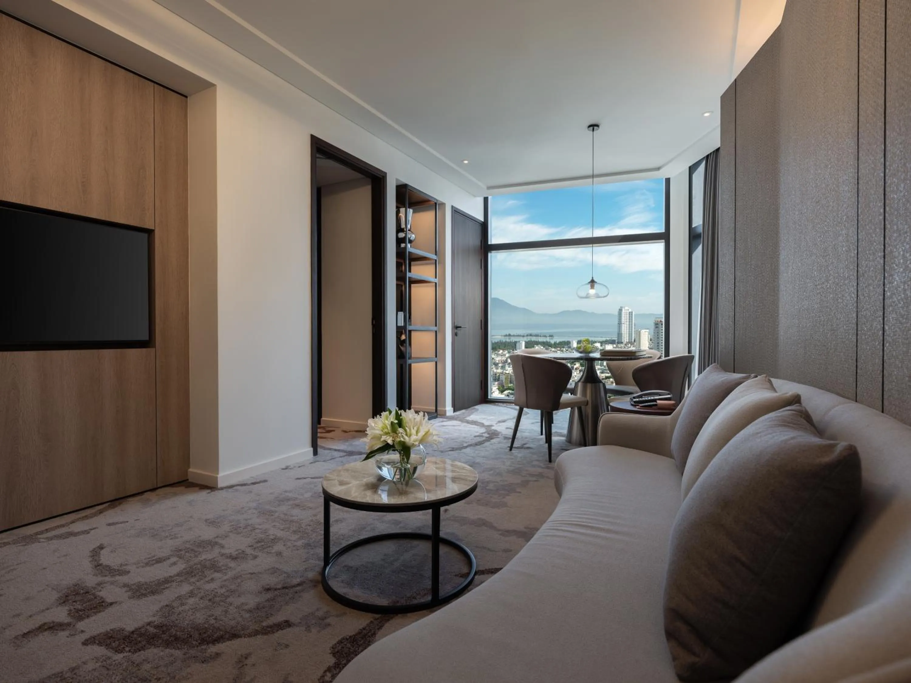 Communal lounge/ TV room in Crowne Plaza Danang City Centre by IHG