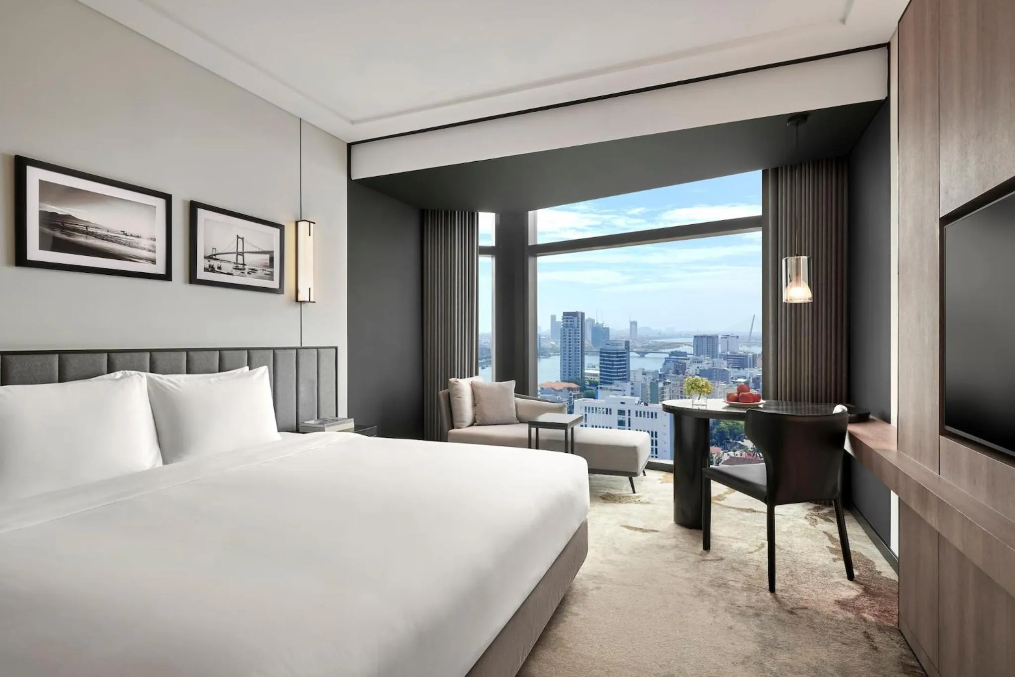 Bed in Crowne Plaza Danang City Centre by IHG