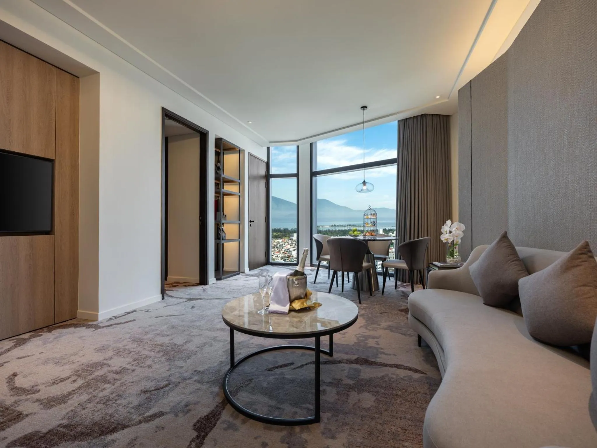 Photo of the whole room in Crowne Plaza Danang City Centre by IHG