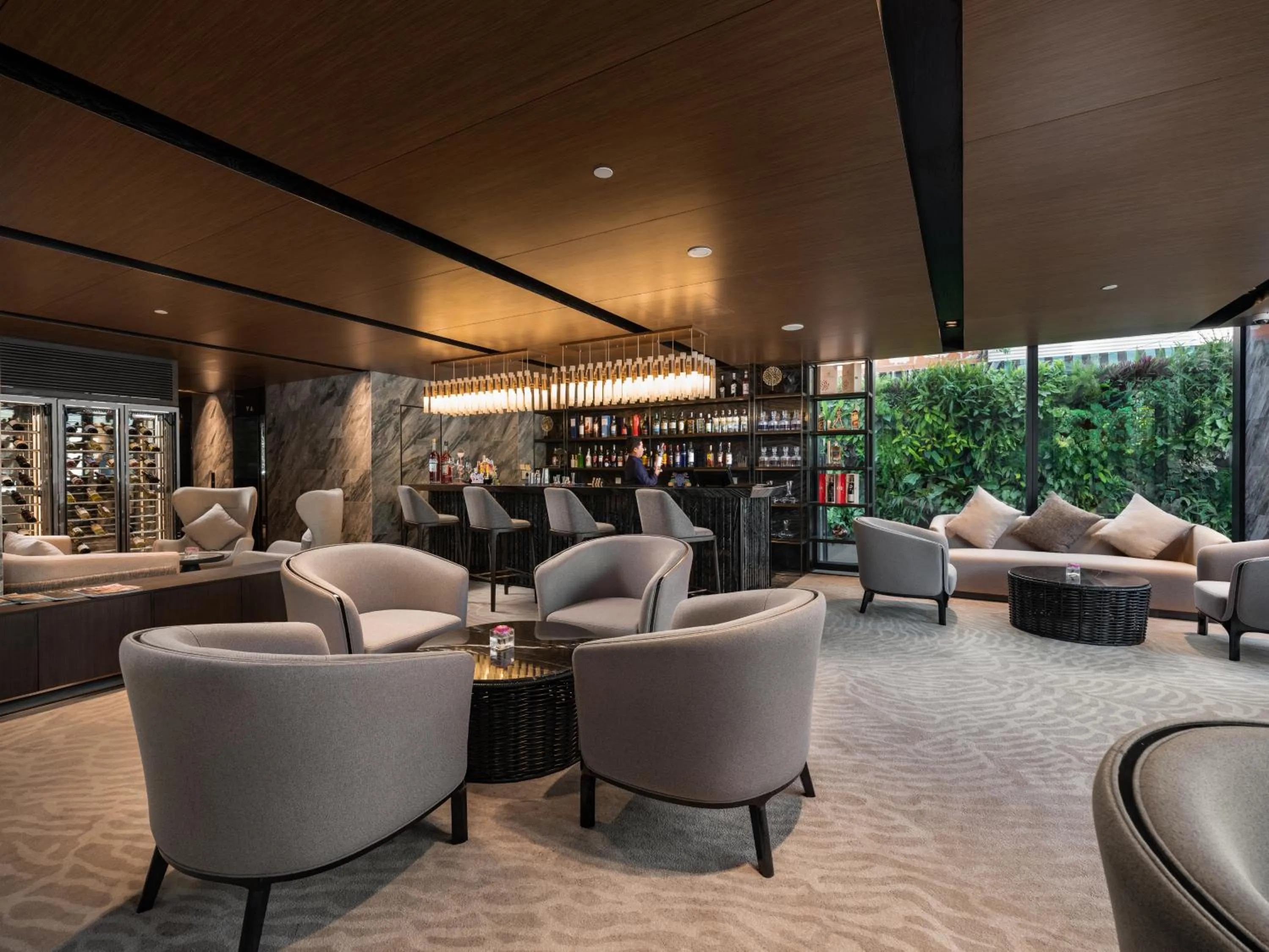 Lounge or bar in Crowne Plaza Danang City Centre by IHG