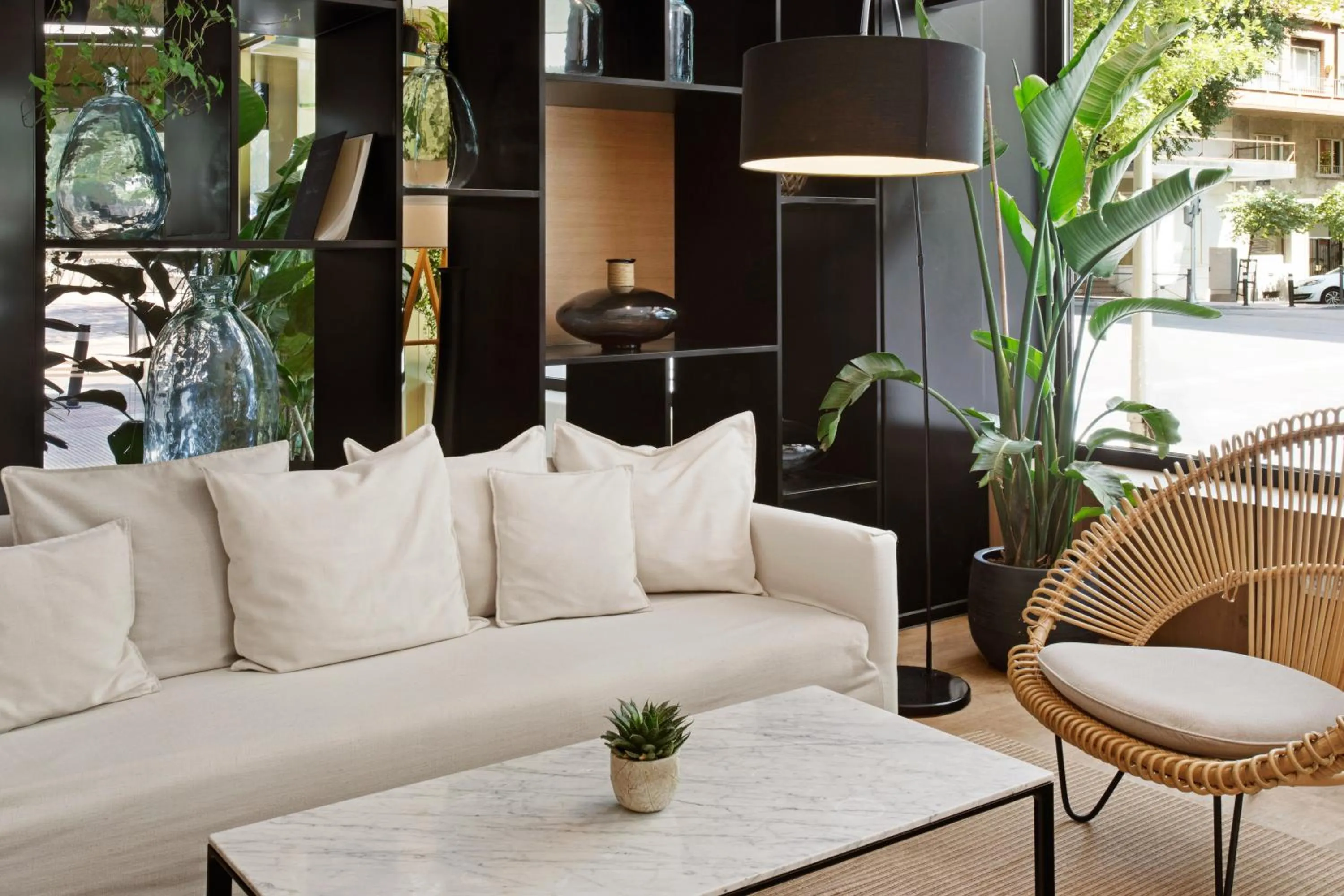 Lobby or reception in Melia Madrid Serrano