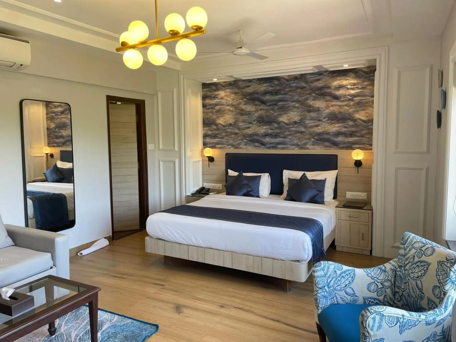 Bed in Le Seasons Resort