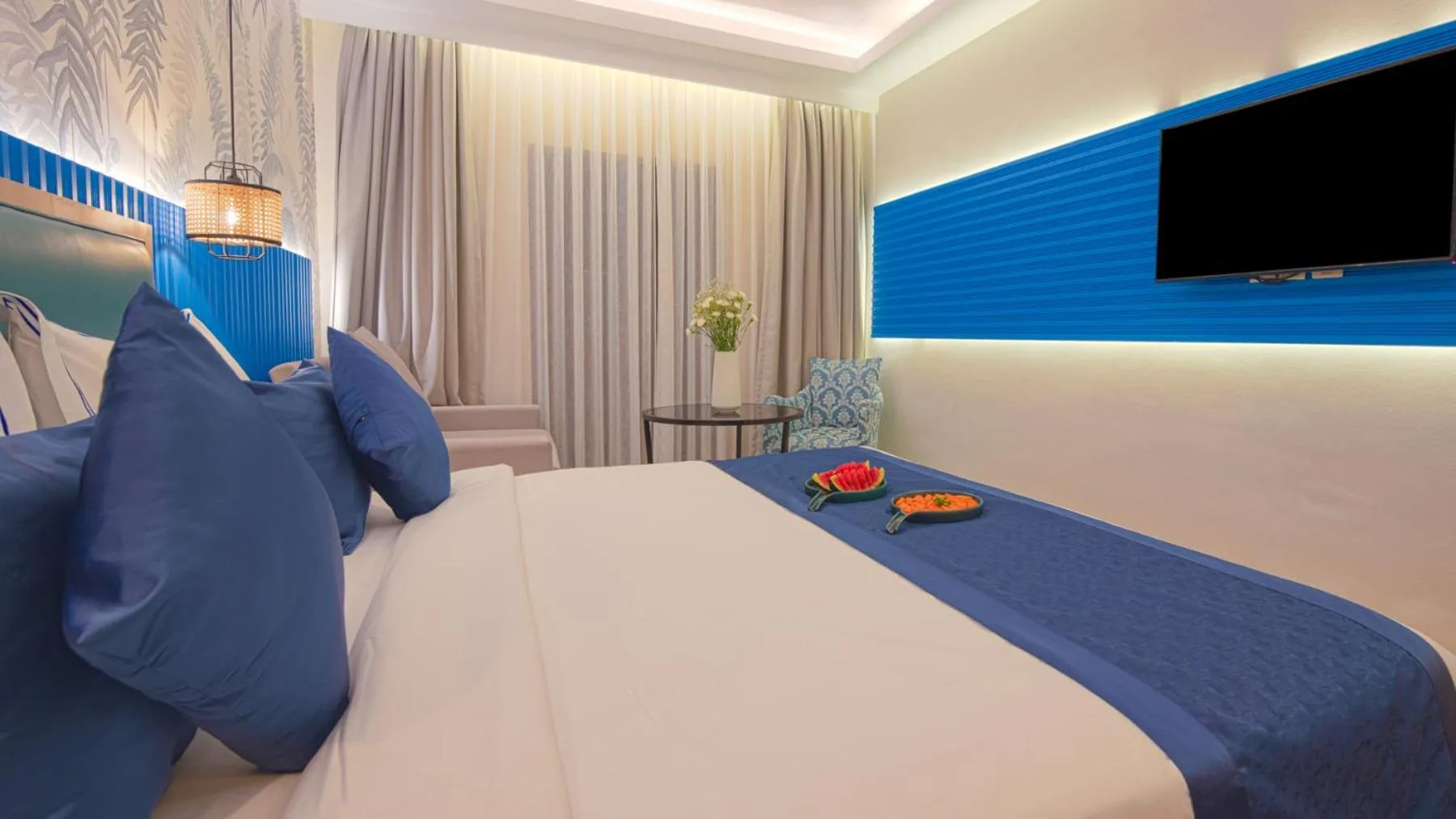 Photo of the whole room, Bed in Le Seasons Resort