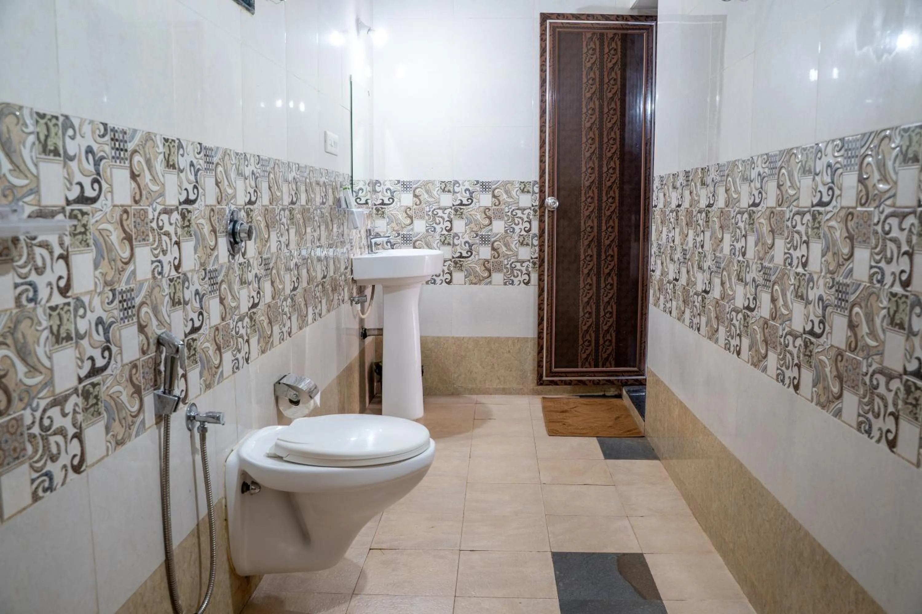 Shower in DhanRains Moonlight Retreat Cottages