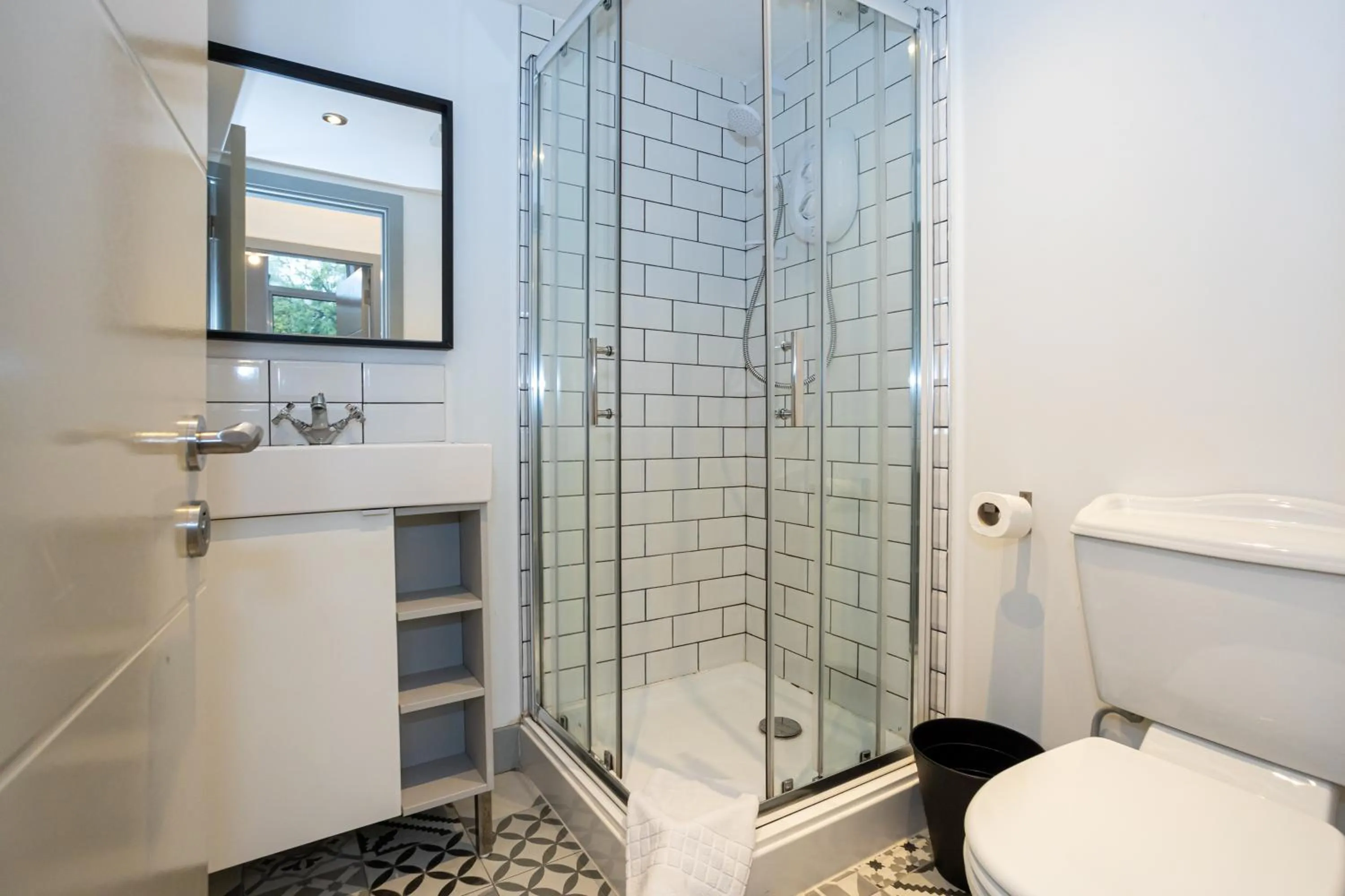 Pillo Rooms Serviced Apartments - Salford