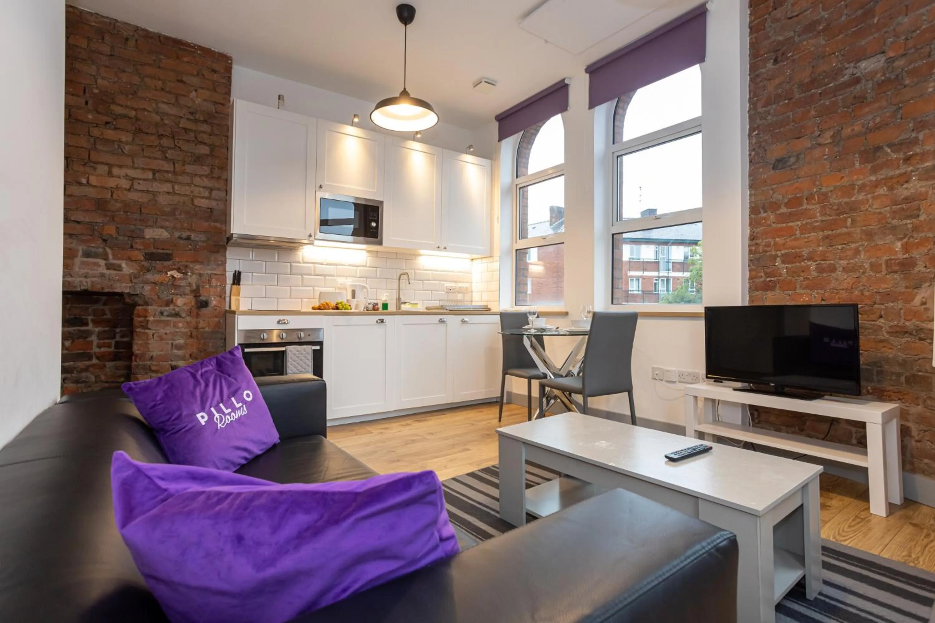 Pillo Rooms Serviced Apartments - Salford