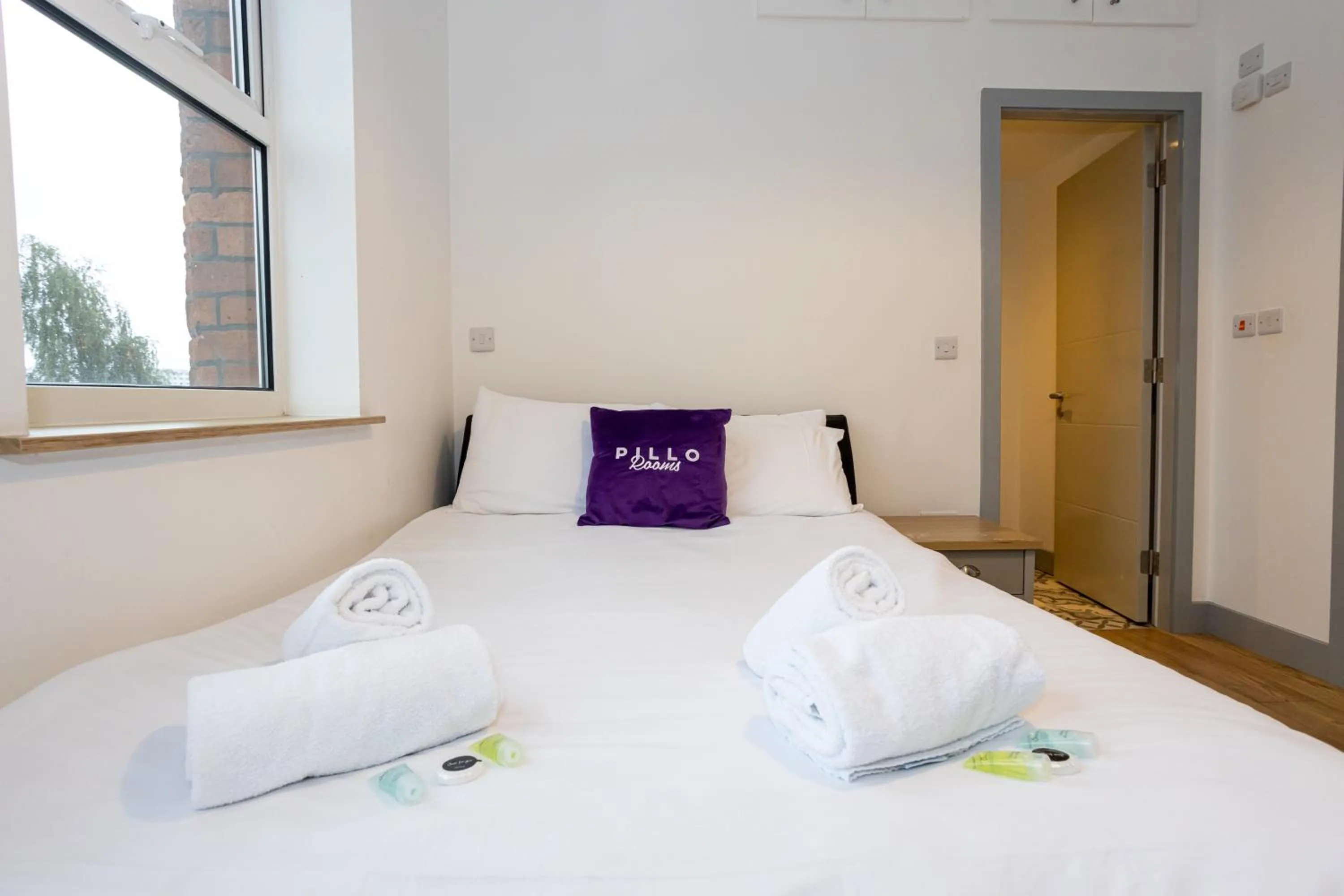 Bed in Pillo Rooms Serviced Apartments - Salford