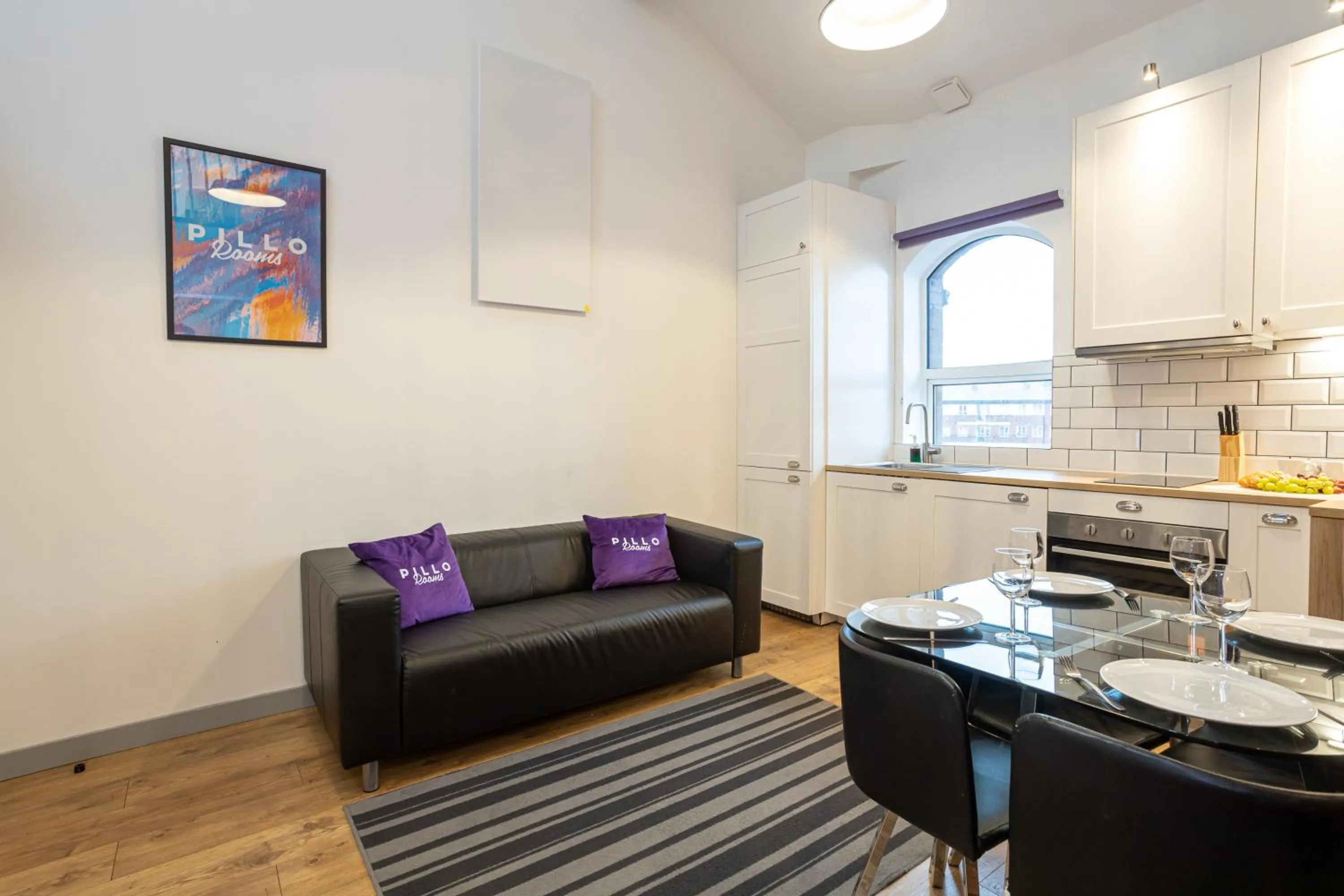 Pillo Rooms Serviced Apartments - Salford