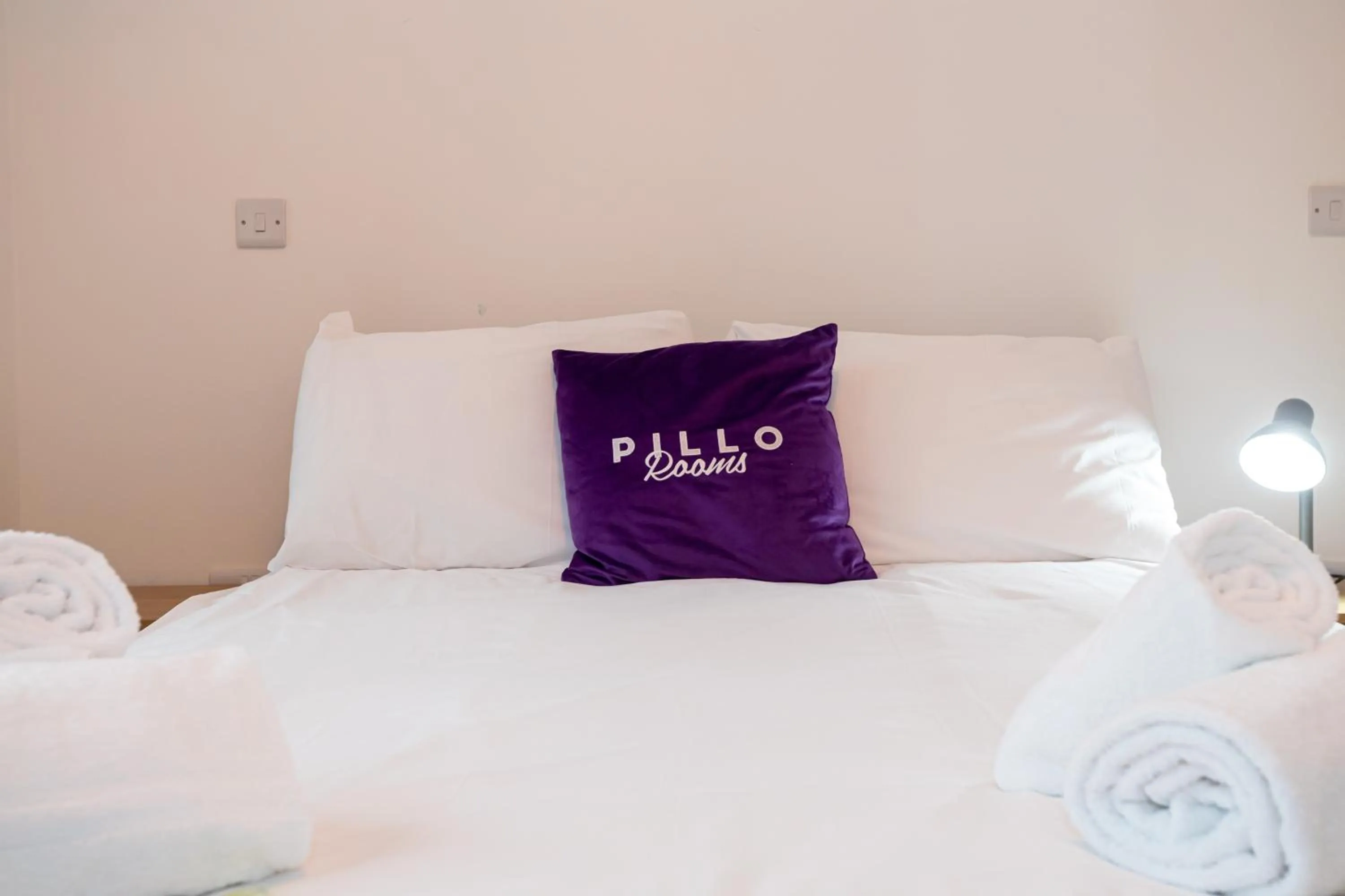 Bed in Pillo Rooms Serviced Apartments - Salford