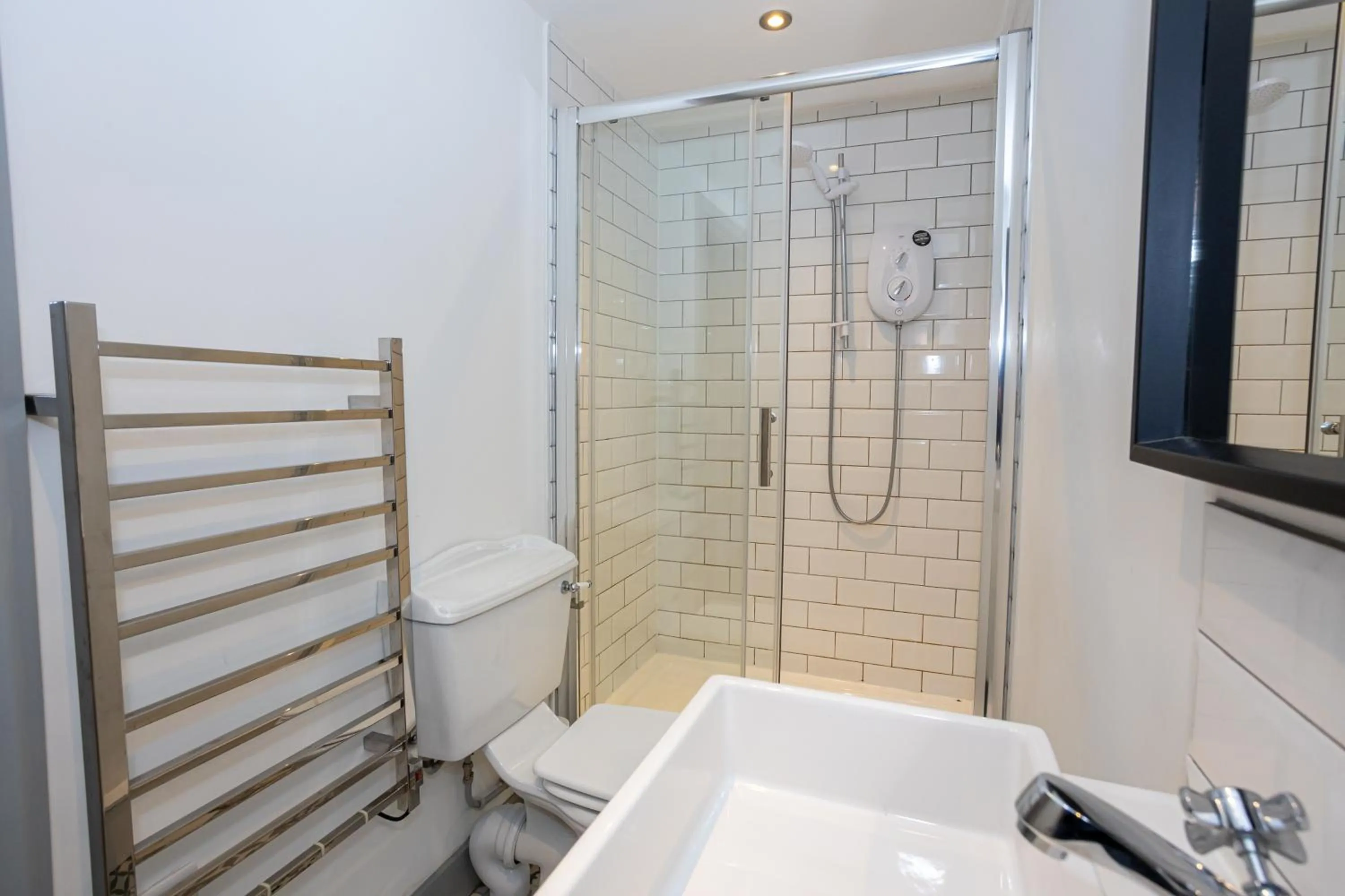 Pillo Rooms Serviced Apartments - Salford