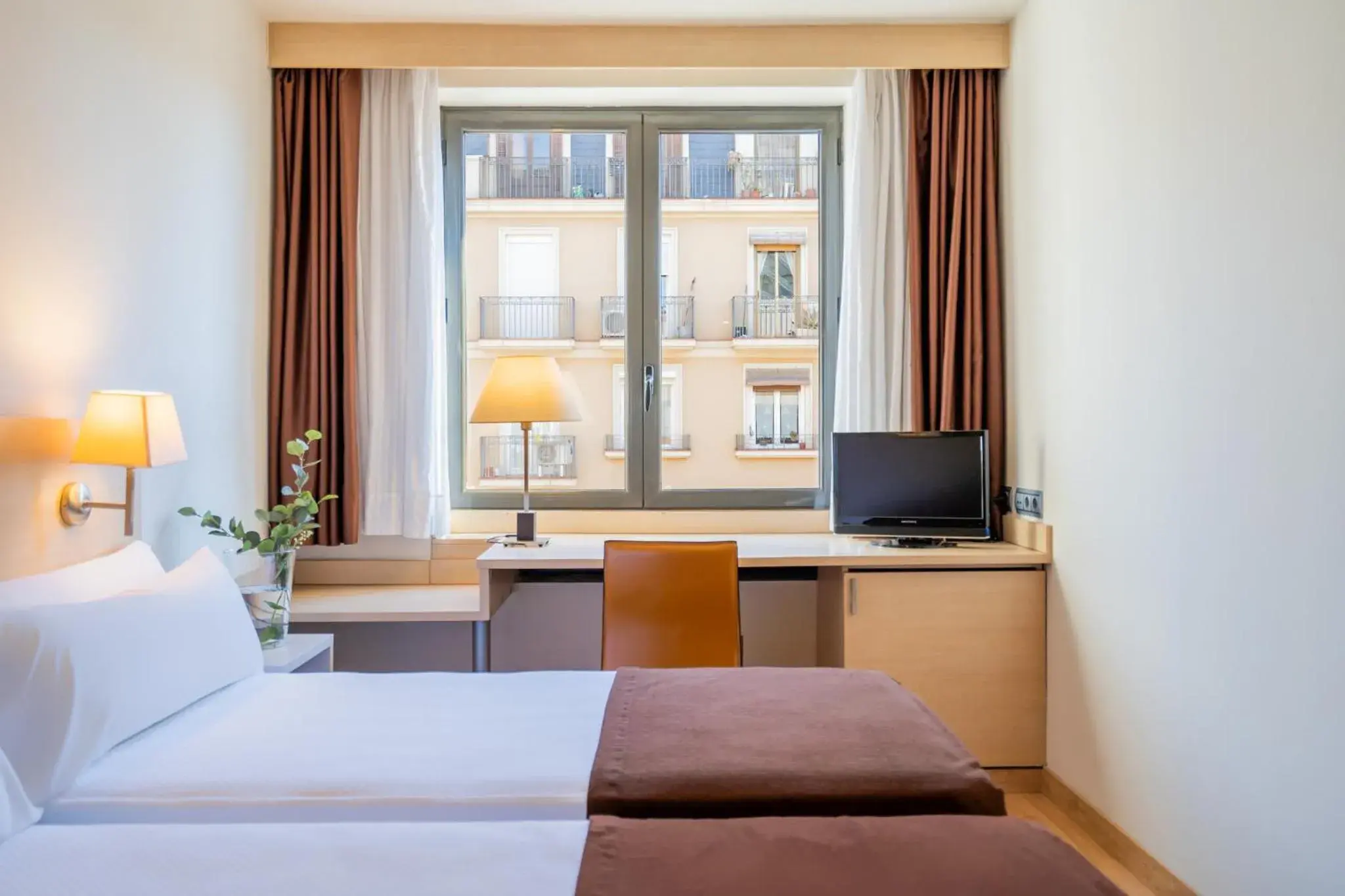 Large Double Room in Hotel Glòries Large Double Room in Hotel Glòries