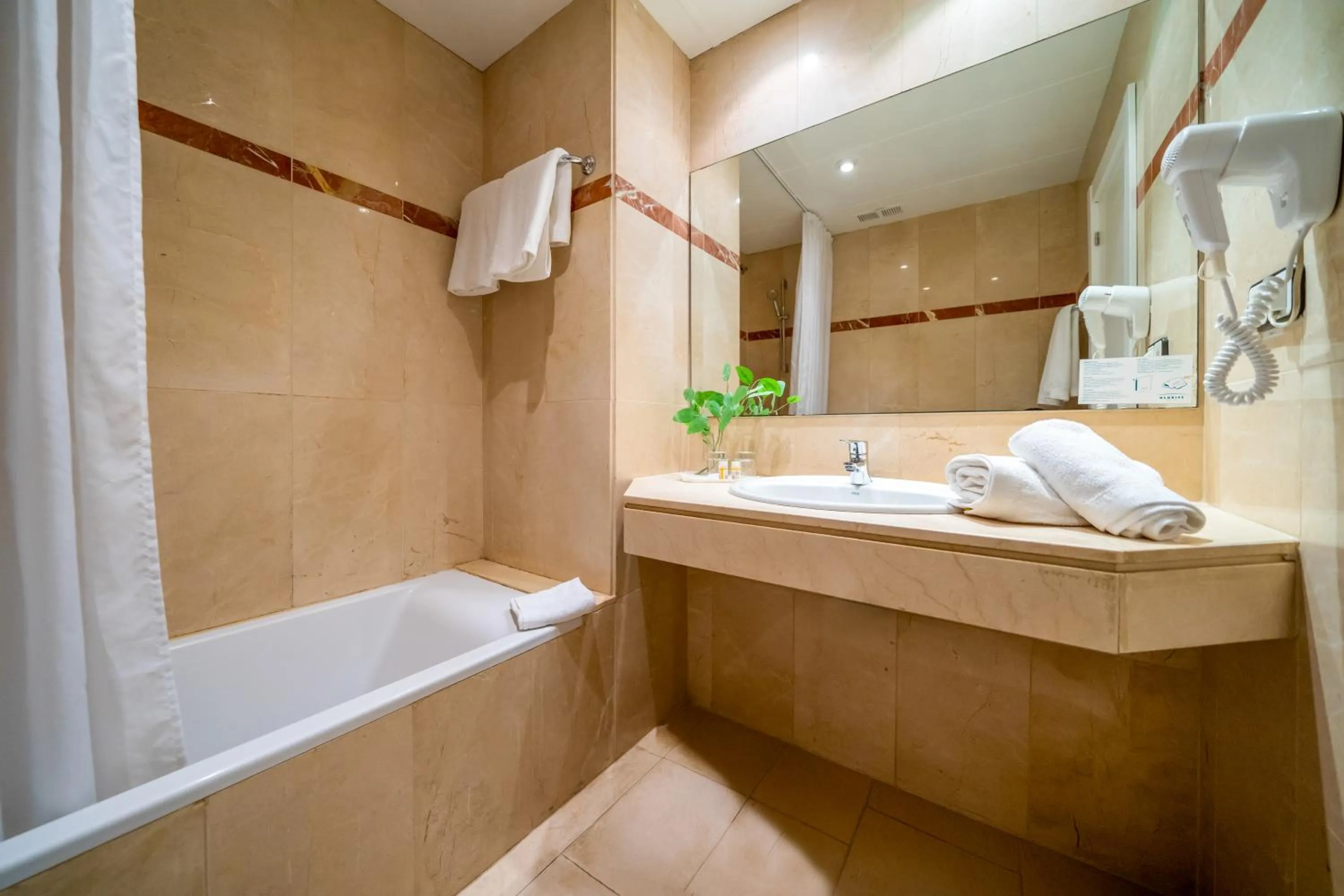 Shower in Hotel Glòries