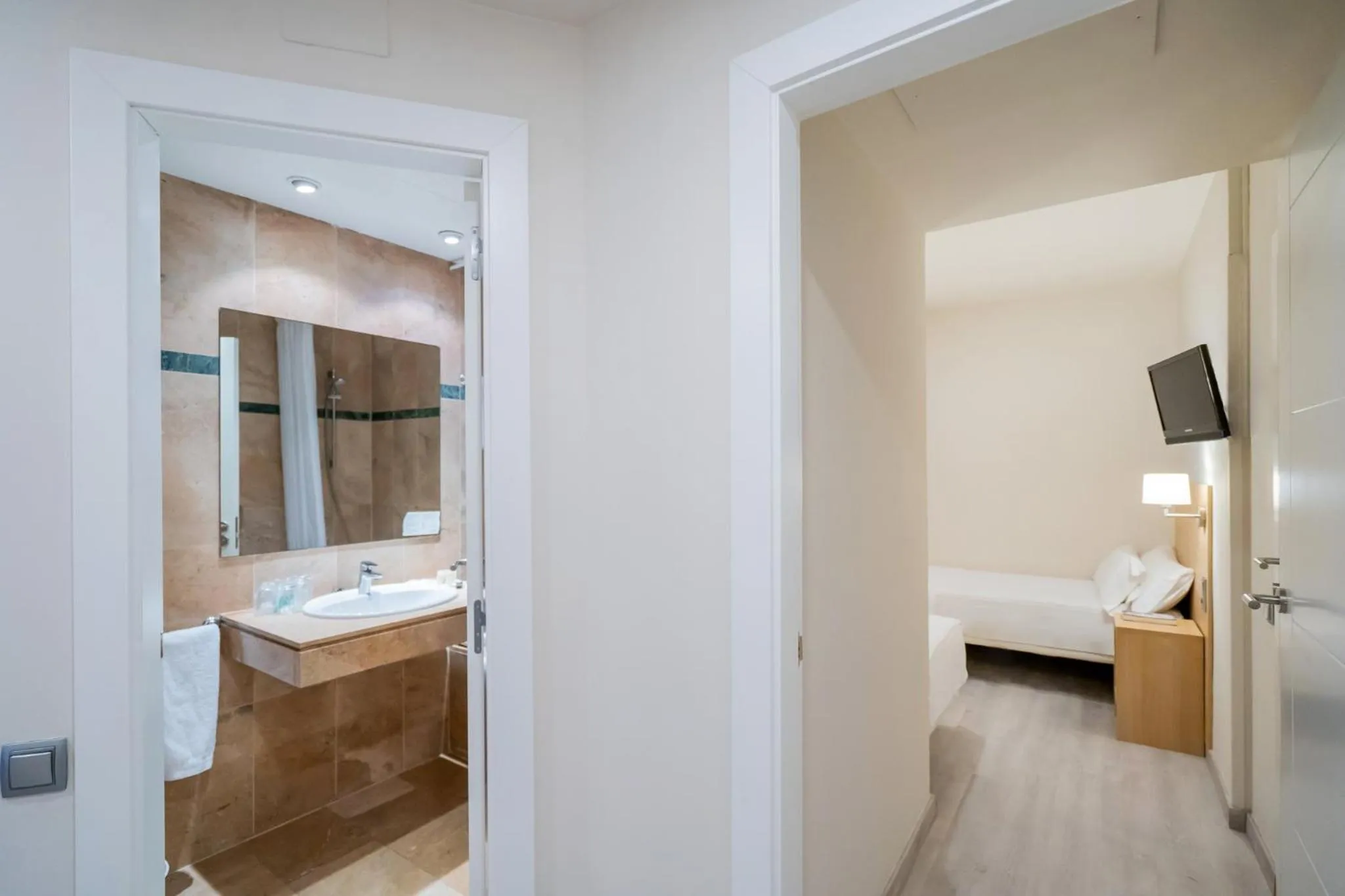 Bed in Hotel Glòries