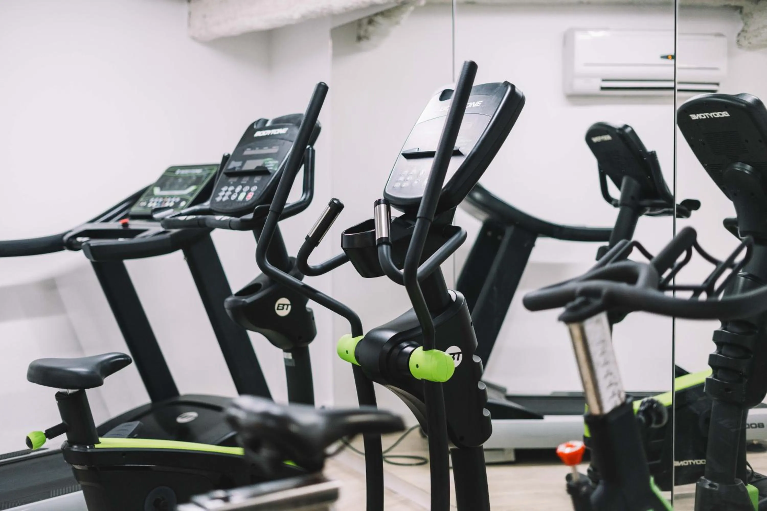Fitness centre/facilities in Neptuno Hotel & SPA 4 Sup