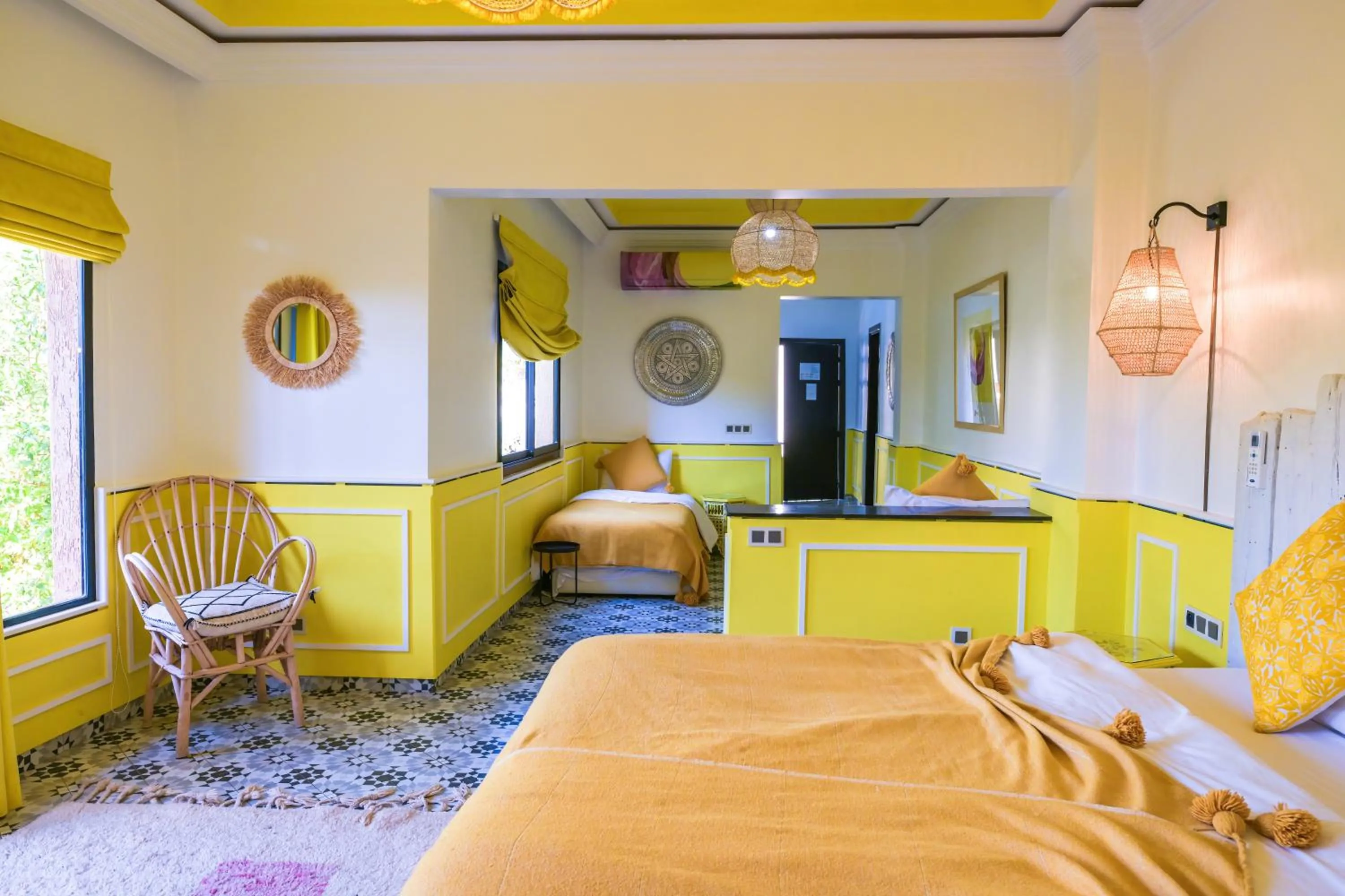 Seating area, Bed in Maison Daouia