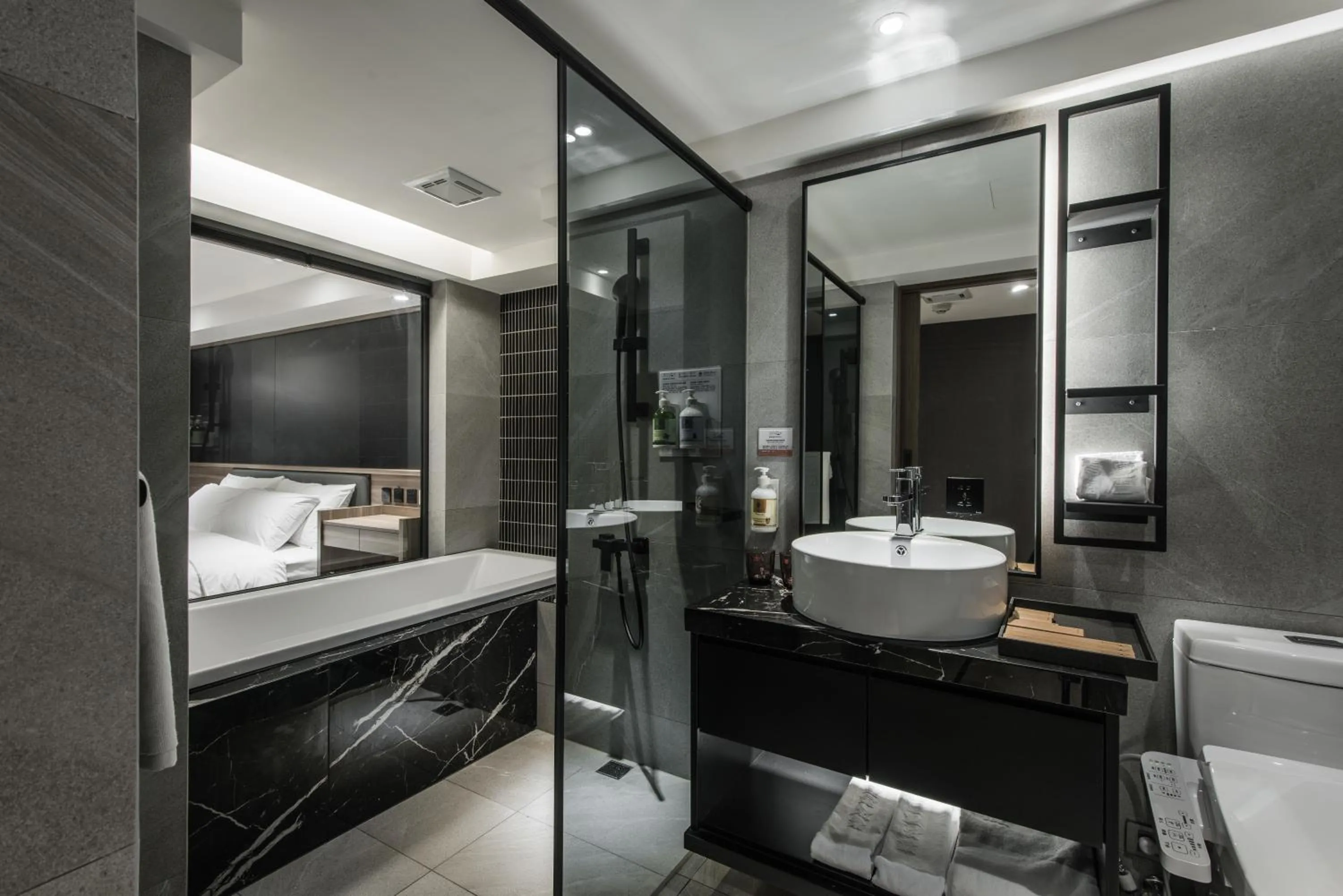 Bed in Autumn Willow Hotel