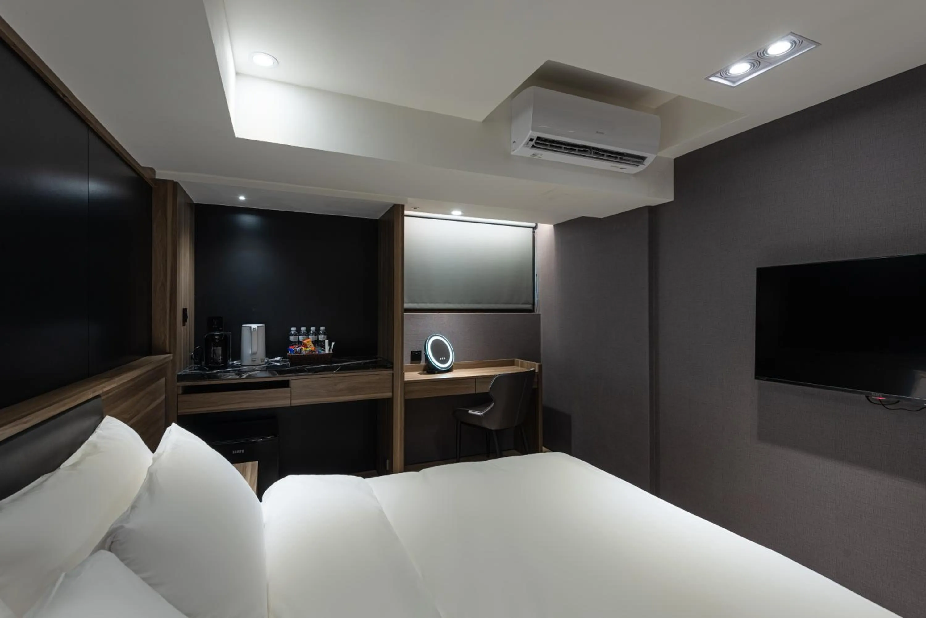 Bed in Autumn Willow Hotel