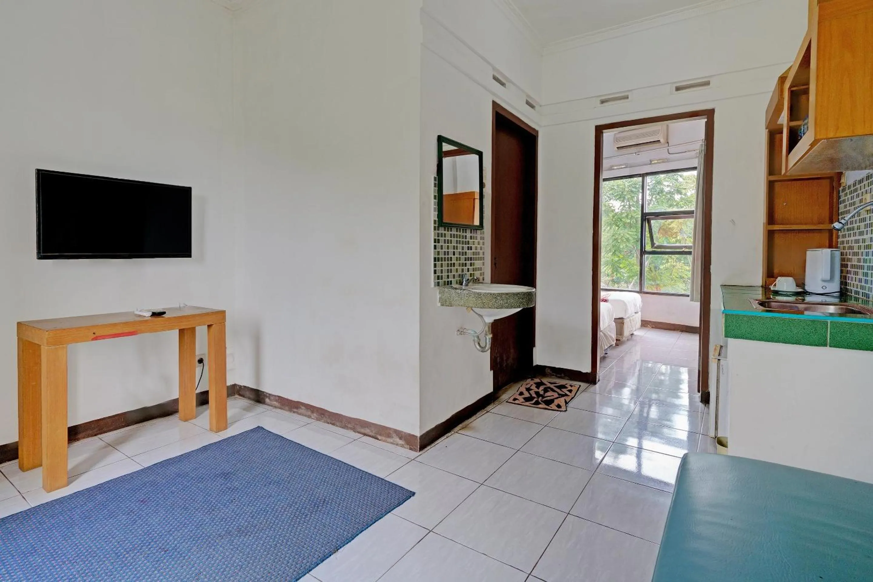 Bedroom in Super OYO Capital O 91810 Hotel Balebat 2