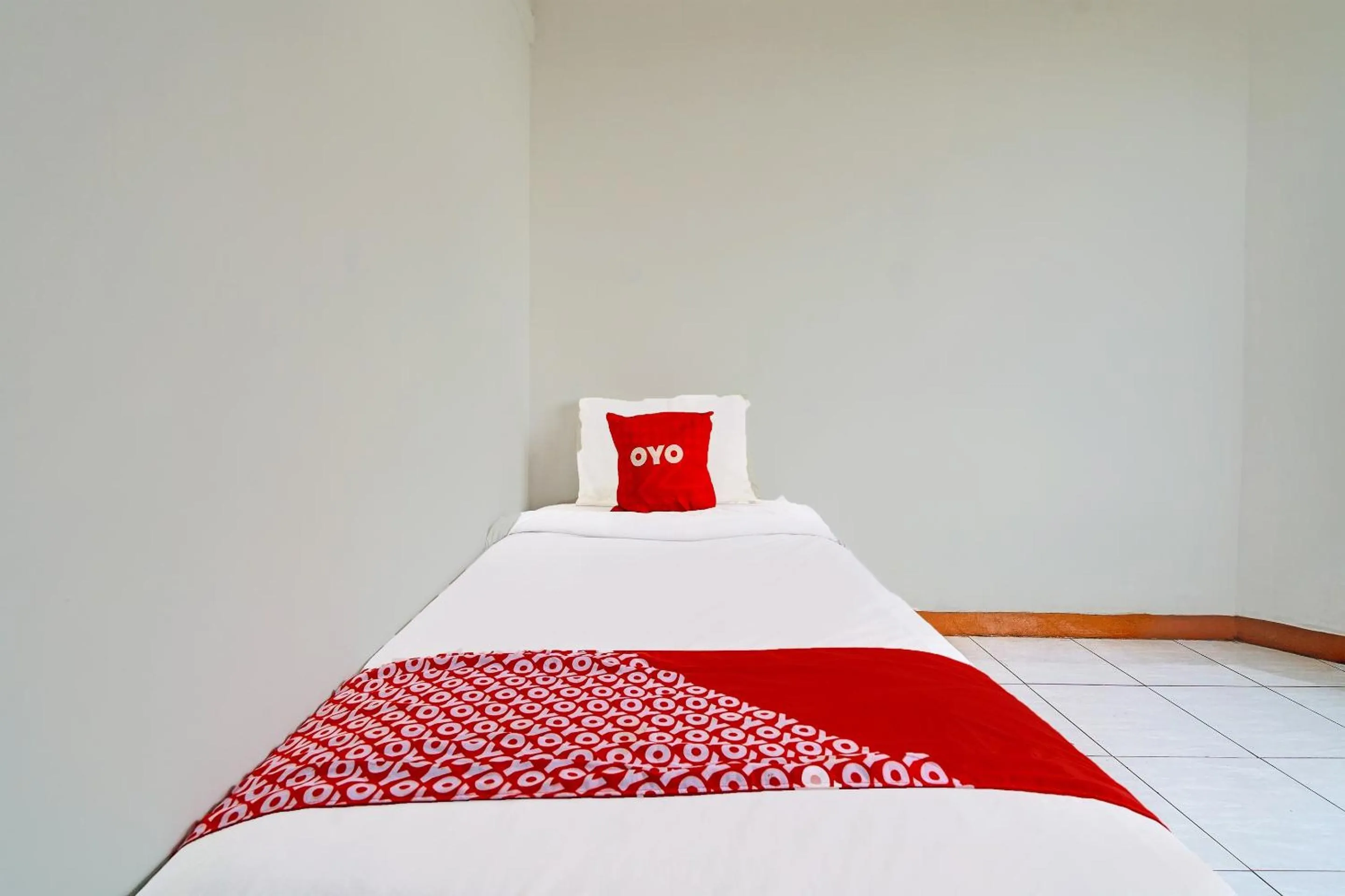 Bedroom in Super OYO Capital O 91810 Hotel Balebat 2