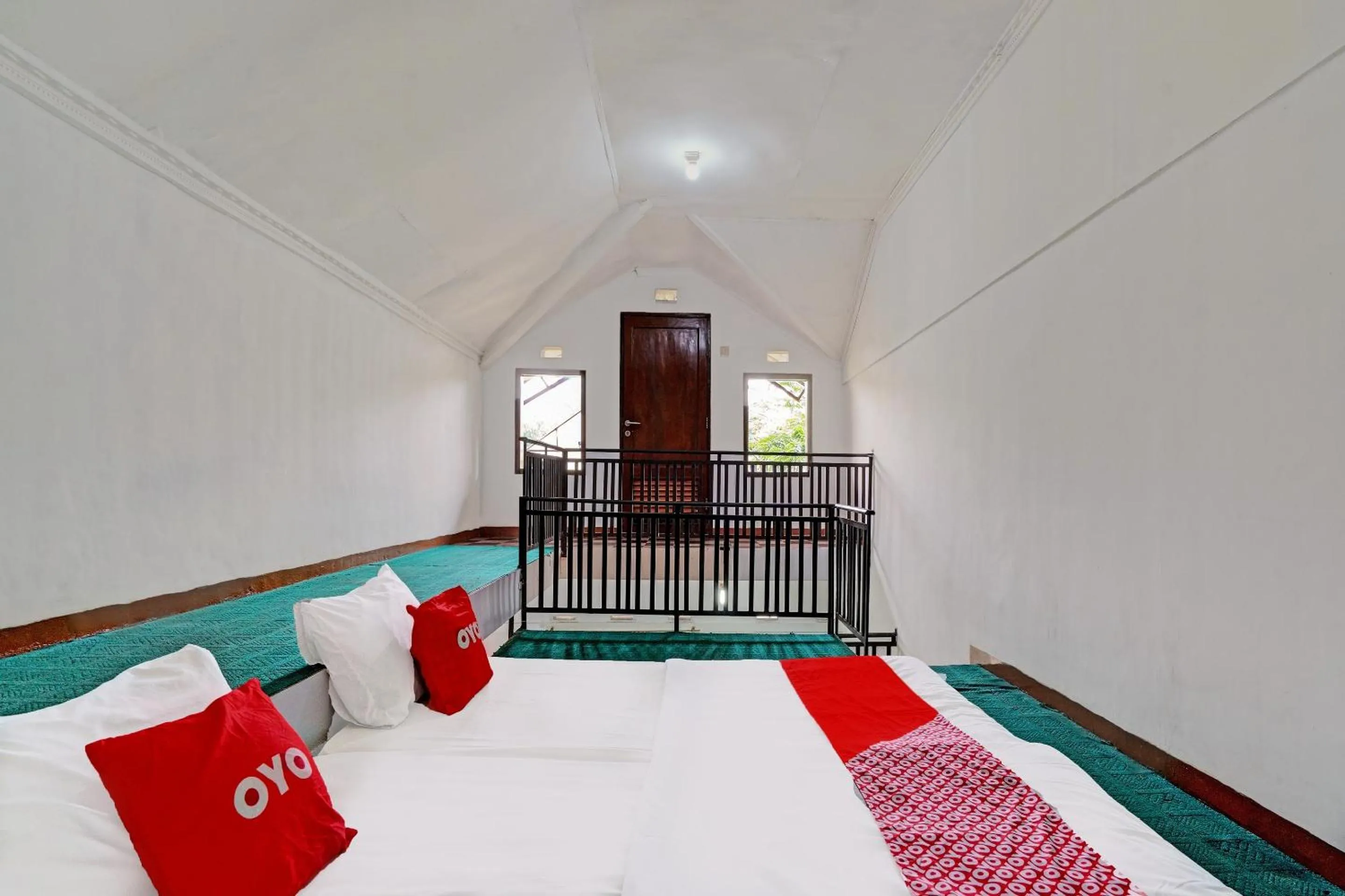 Bedroom in Super OYO Capital O 91810 Hotel Balebat 2