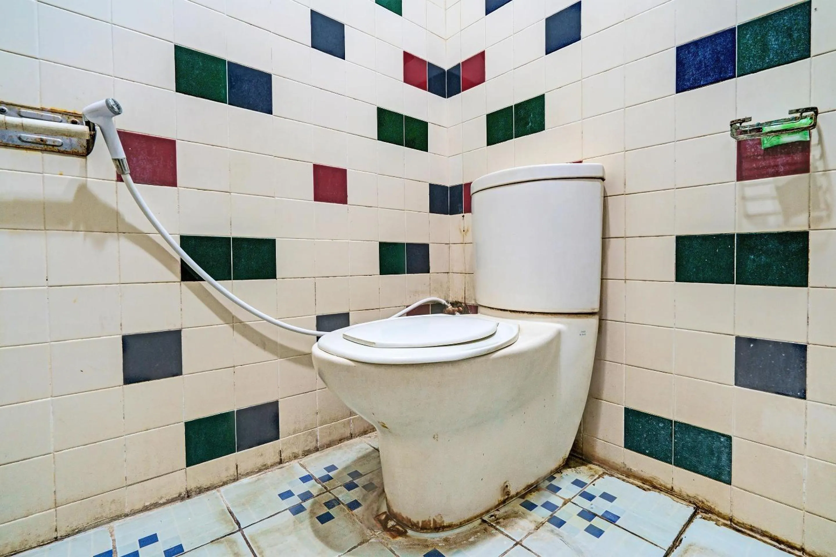 Bathroom in Super OYO Capital O 91810 Hotel Balebat 2