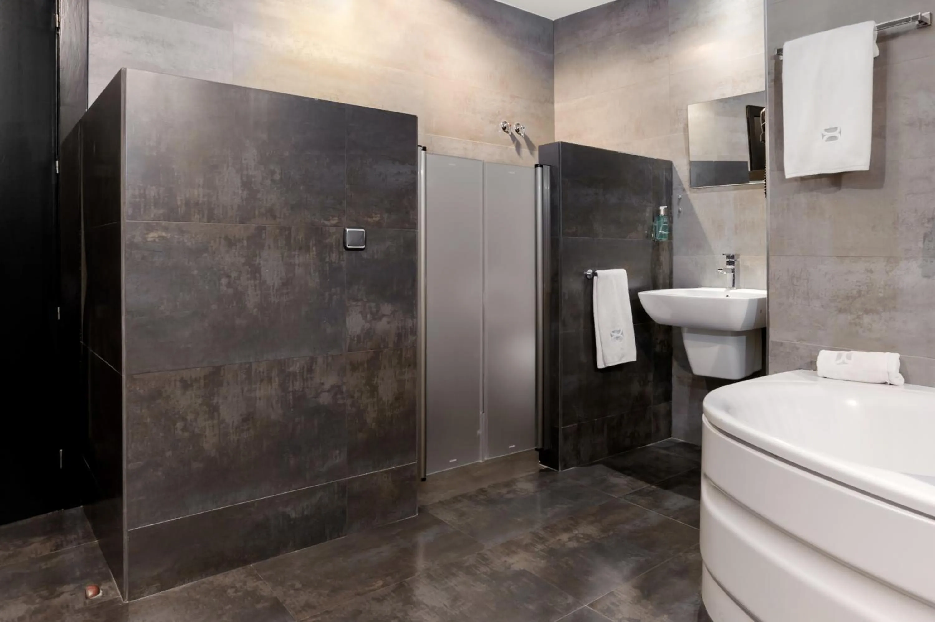 Bathroom in Hotel Los Girasoles by Maxi Hoteles