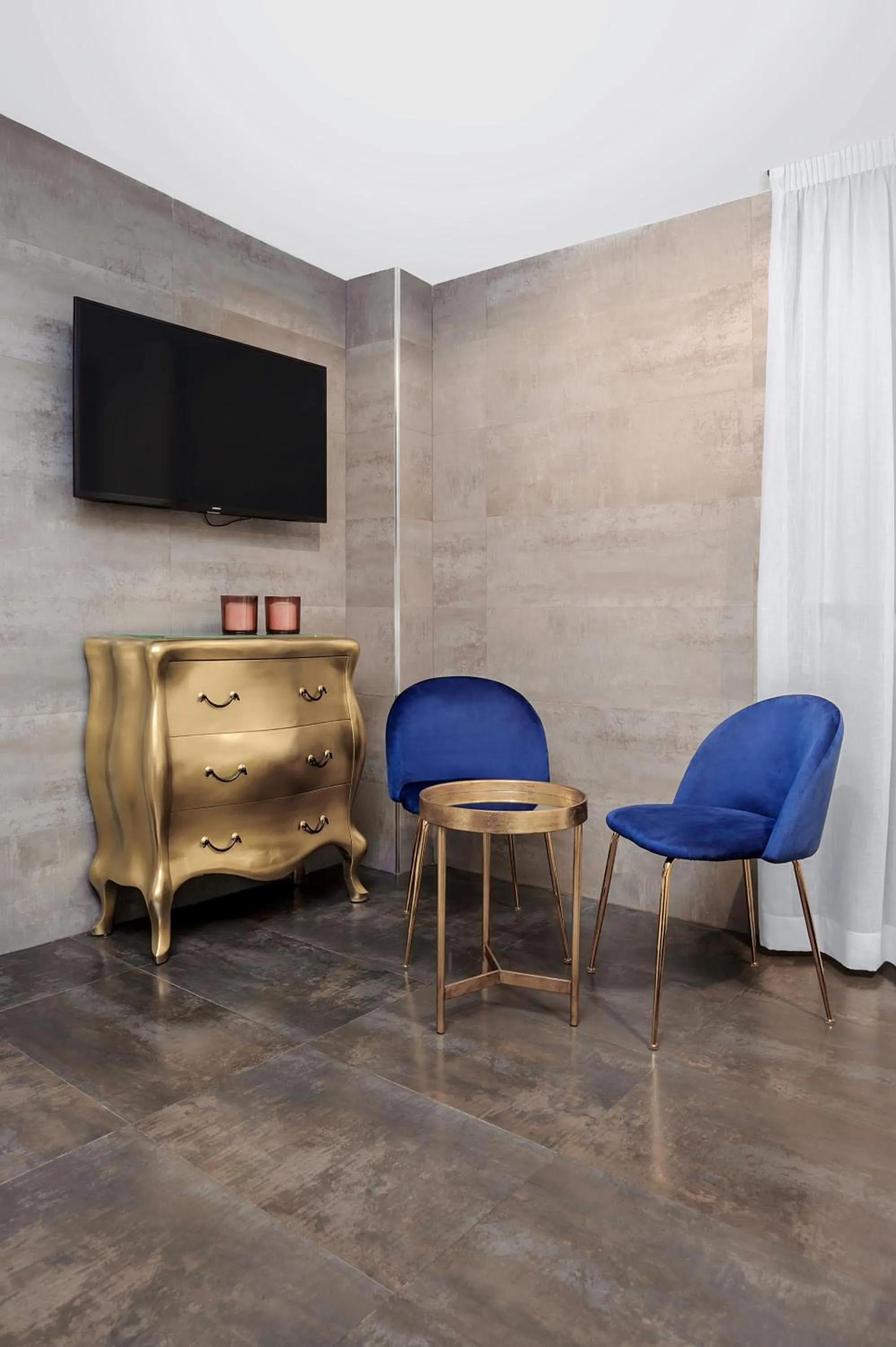 TV and multimedia in Hotel Los Girasoles by Maxi Hoteles